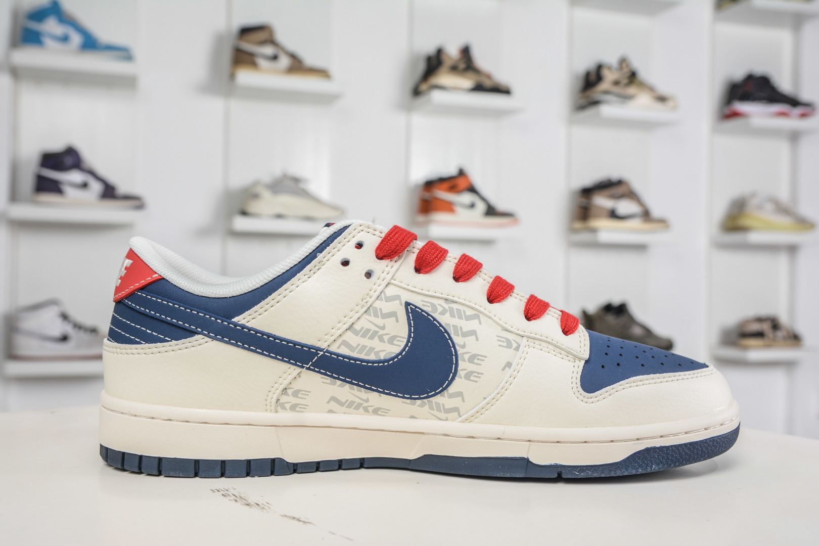 Nike SB Dunk Low x Superme SUP联名-米蓝红 XD1588-241-Top High Quatity Cheap Sneakers Fashion Clothing Clothes Bags handbags Shoes of all Brand wholesale With The best Quality And Beautiful Price from China Factory Chinese suppliers wholesaler seller Nike SB Dunk Low x Superme SUP联名-米蓝红 XD1588-241
