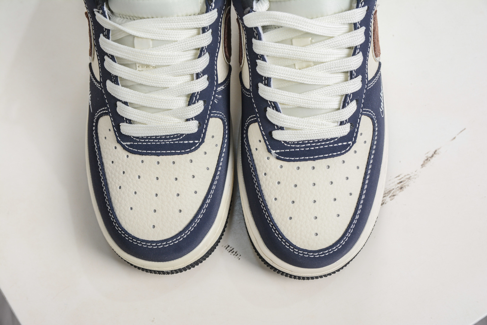 260 Stussy x NIke Air Force 1 斯图西联名- 蓝棕猪八革 DF0188-105-Chinese UA Cheap High Quatity Brand Clothes Bags handbags Sneakers wholesale wholesaler seller from China Factory suppliers Fashion Clothing Shoes best Quality Beautiful Price 260 Stussy x NIke Air Force 1 斯图西联名- 蓝棕猪八革 DF0188-105