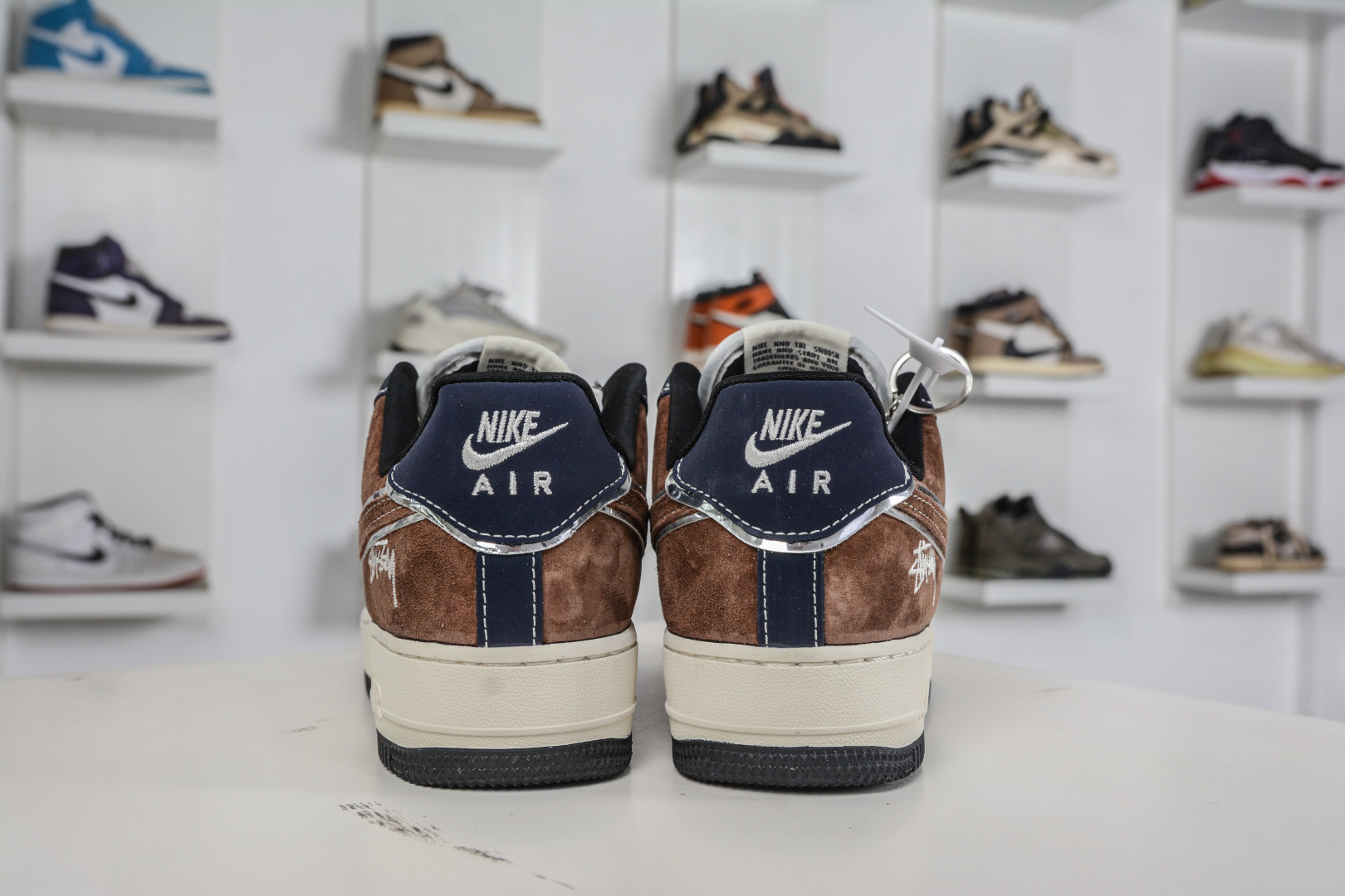 260 Stussy x NIke Air Force 1 斯图西联名- 蓝棕猪八革 DF0188-105-Chinese UA Cheap High Quatity Brand Clothes Bags handbags Sneakers wholesale wholesaler seller from China Factory suppliers Fashion Clothing Shoes best Quality Beautiful Price 260 Stussy x NIke Air Force 1 斯图西联名- 蓝棕猪八革 DF0188-105