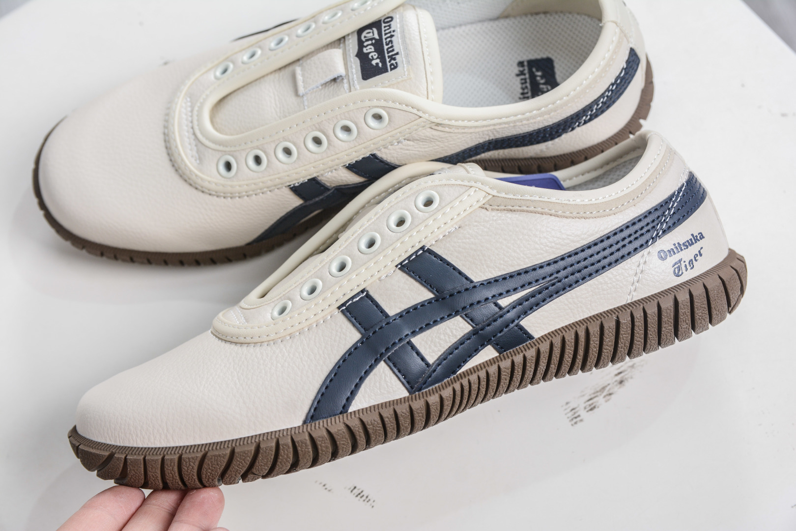140 Onitsuka Tiger Tsunahiki Slip-on 鬼冢虎舒适百搭生活休闲鞋 1183C529-200-Chinese UA Cheap High Quatity Brand Clothes Bags handbags Sneakers wholesale wholesaler seller from China Factory suppliers Fashion Clothing Shoes best Quality Beautiful Price 140 Onitsuka Tiger Tsunahiki Slip-on 鬼冢虎舒适百搭生活休闲鞋 1183C529-200