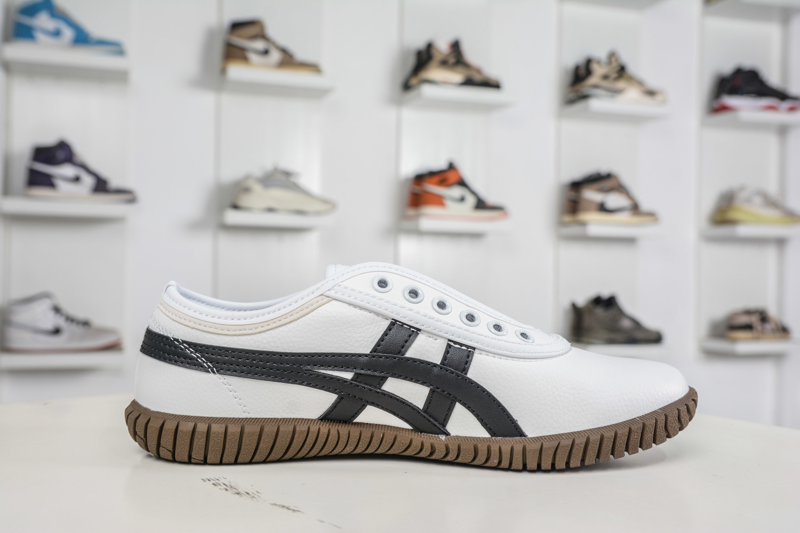 140 Onitsuka Tiger Tsunahiki Slip-on 鬼冢虎舒适百搭生活休闲鞋 1183C529-101-Chinese UA Cheap High Quatity Brand Clothes Bags handbags Sneakers wholesale wholesaler seller from China Factory suppliers Fashion Clothing Shoes best Quality Beautiful Price 140 Onitsuka Tiger Tsunahiki Slip-on 鬼冢虎舒适百搭生活休闲鞋 1183C529-101