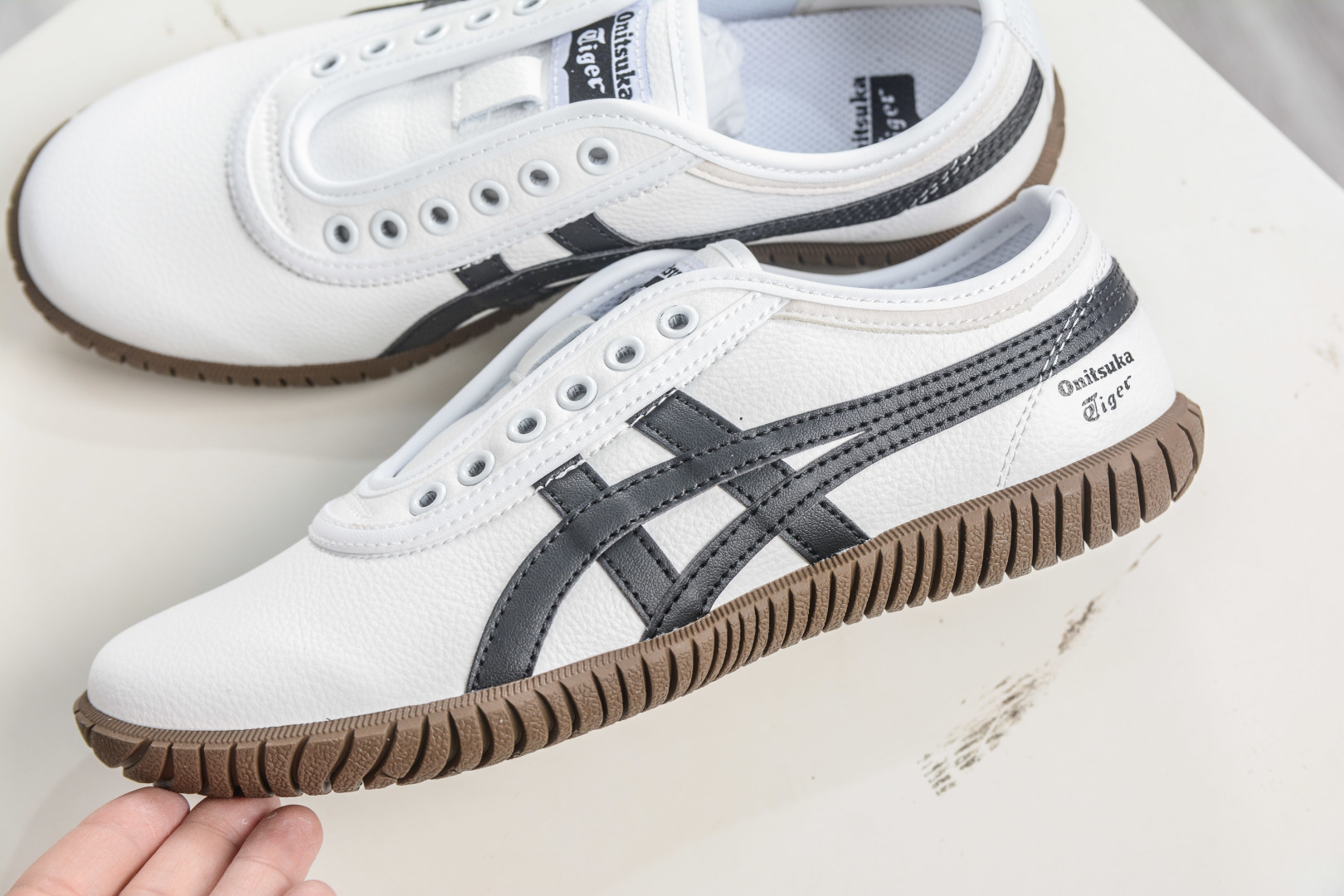 140 Onitsuka Tiger Tsunahiki Slip-on 鬼冢虎舒适百搭生活休闲鞋 1183C529-101-Chinese UA Cheap High Quatity Brand Clothes Bags handbags Sneakers wholesale wholesaler seller from China Factory suppliers Fashion Clothing Shoes best Quality Beautiful Price 140 Onitsuka Tiger Tsunahiki Slip-on 鬼冢虎舒适百搭生活休闲鞋 1183C529-101