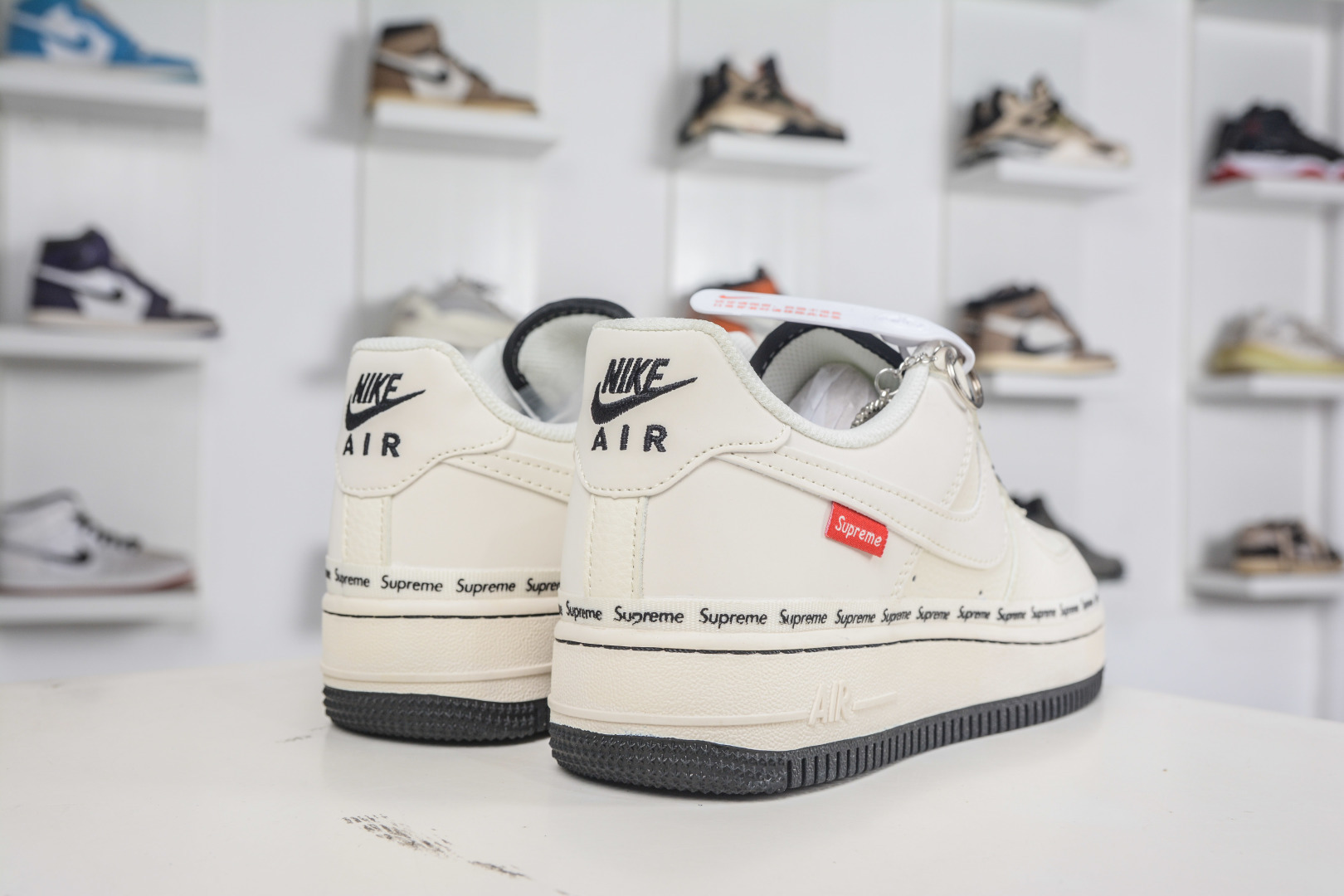 260 Nike Air Force 1 Low 07 x Supreme SUP联名-米白黑 XX3168-222-Chinese UA Cheap High Quatity Brand Clothes Bags handbags Sneakers wholesale wholesaler seller from China Factory suppliers Fashion Clothing Shoes best Quality Beautiful Price 260 Nike Air Force 1 Low 07 x Supreme SUP联名-米白黑 XX3168-222
