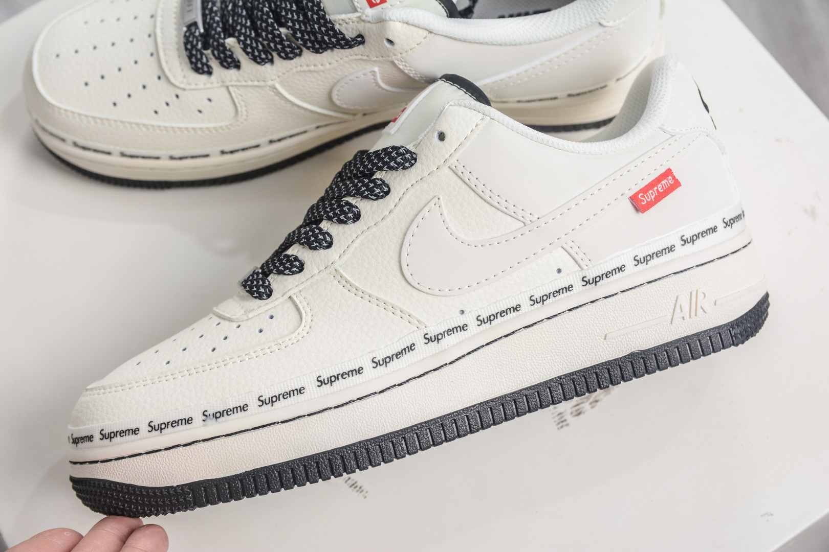 260 Nike Air Force 1 Low 07 x Supreme SUP联名-米白黑 XX3168-222-Chinese UA Cheap High Quatity Brand Clothes Bags handbags Sneakers wholesale wholesaler seller from China Factory suppliers Fashion Clothing Shoes best Quality Beautiful Price 260 Nike Air Force 1 Low 07 x Supreme SUP联名-米白黑 XX3168-222
