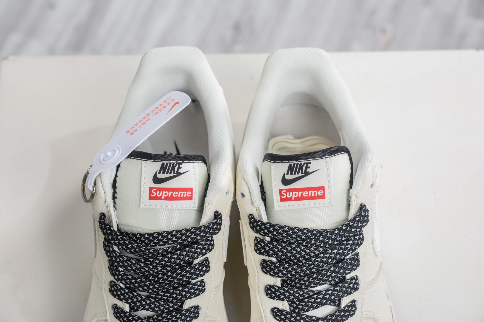 260 Nike Air Force 1 Low 07 x Supreme SUP联名-米白黑 XX3168-222-Chinese UA Cheap High Quatity Brand Clothes Bags handbags Sneakers wholesale wholesaler seller from China Factory suppliers Fashion Clothing Shoes best Quality Beautiful Price 260 Nike Air Force 1 Low 07 x Supreme SUP联名-米白黑 XX3168-222