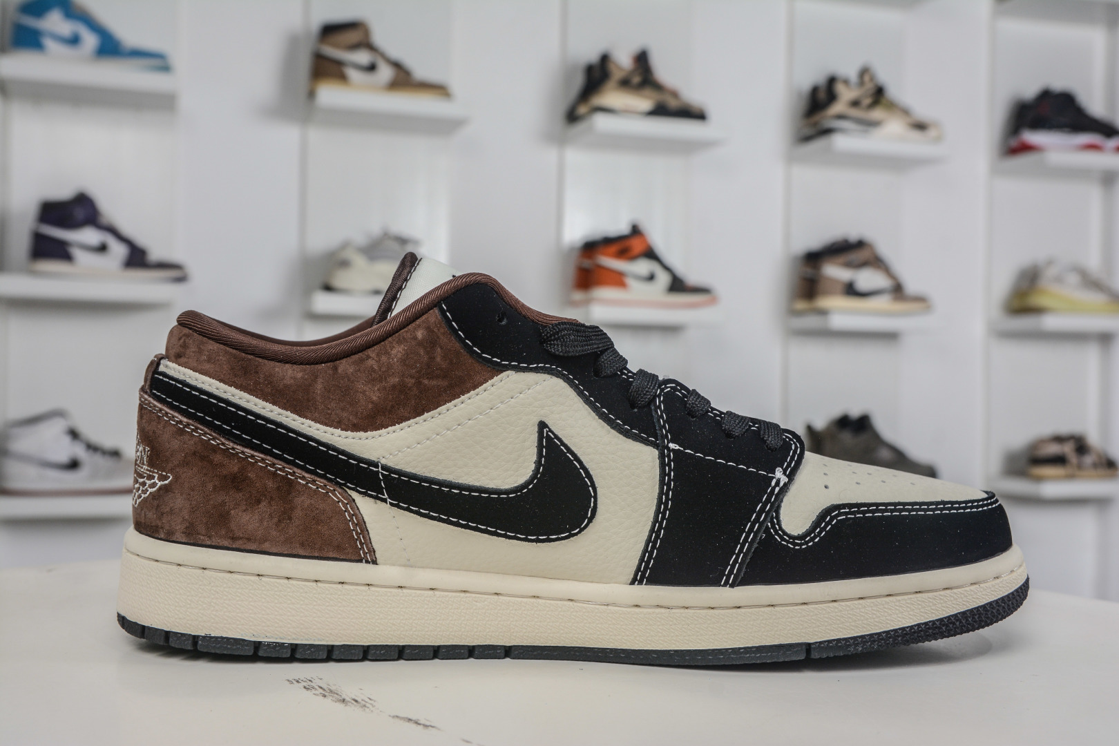 270 Air Jordan 1 Retro Low x GUCCI 古驰联名-米黑棕 定制配色 LD8888-011-Chinese UA Cheap High Quatity Brand Clothes Bags handbags Sneakers wholesale wholesaler seller from China Factory suppliers Fashion Clothing Shoes best Quality Beautiful Price 270 Air Jordan 1 Retro Low x GUCCI 古驰联名-米黑棕 定制配色 LD8888-011