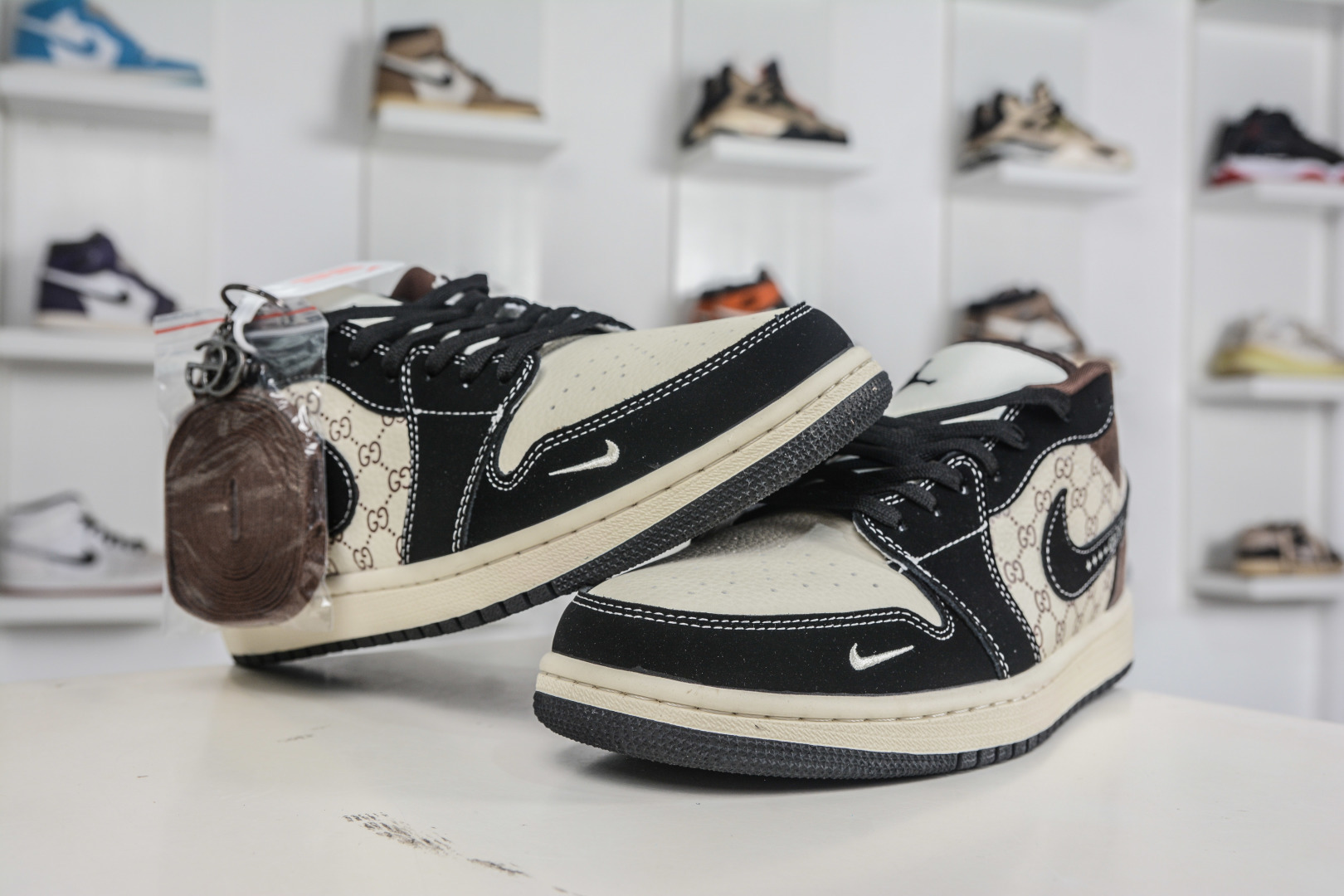 270 Air Jordan 1 Retro Low x GUCCI 古驰联名-米黑棕 定制配色 LD8888-011-Chinese UA Cheap High Quatity Brand Clothes Bags handbags Sneakers wholesale wholesaler seller from China Factory suppliers Fashion Clothing Shoes best Quality Beautiful Price 270 Air Jordan 1 Retro Low x GUCCI 古驰联名-米黑棕 定制配色 LD8888-011