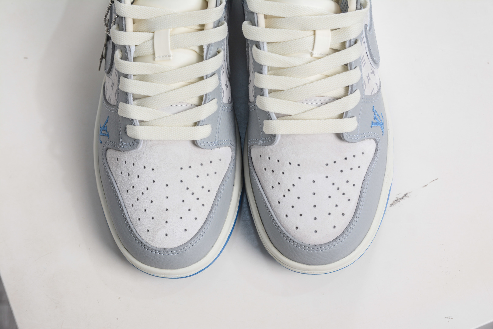 270 Nike SB Dunk Low x Louis Vuitton LV联名-米灰蓝 YF9511-912