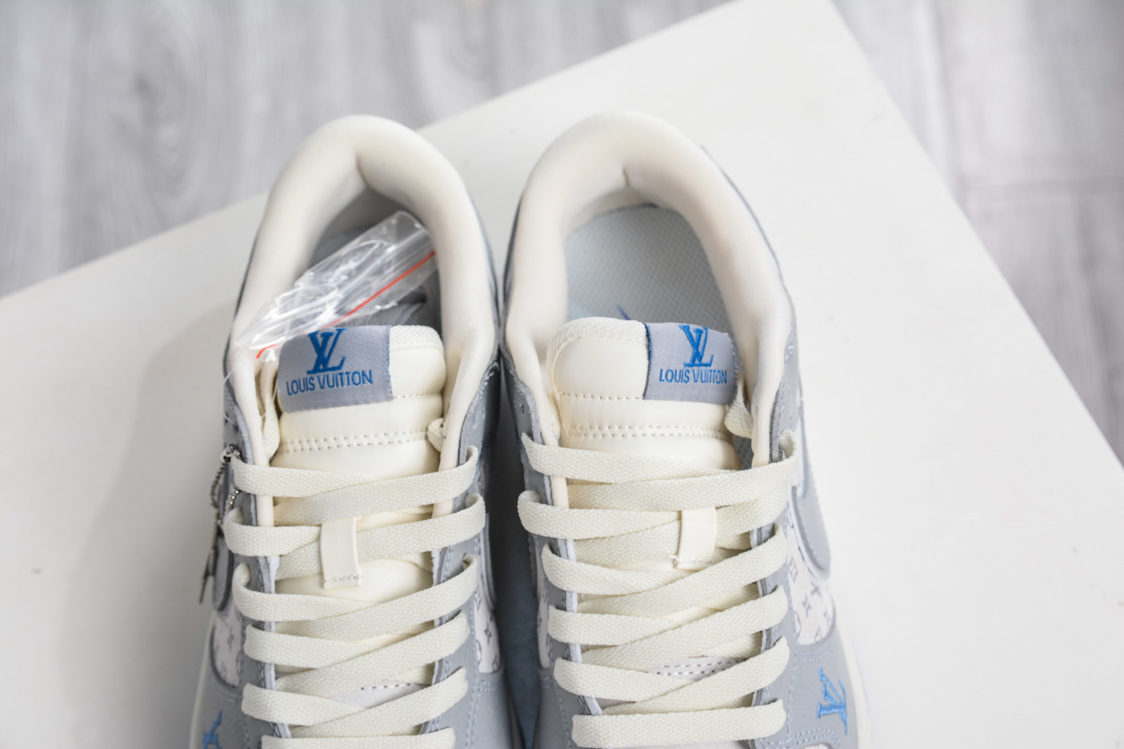270 Nike SB Dunk Low x Louis Vuitton LV联名-米灰蓝 YF9511-912