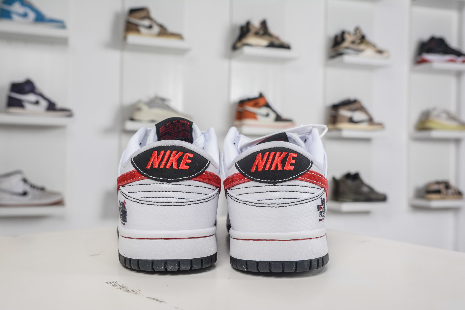 270 Nike SB Dunk Low x CDG PLAY x The North Face 川久保玲北面三方联名-白红黑 YF9511-910-Chinese UA Cheap High Quatity Brand Clothes Bags handbags Sneakers wholesale wholesaler seller from China Factory suppliers Fashion Clothing Shoes best Quality Beautiful Price 270 Nike SB Dunk Low x CDG PLAY x The North Face 川久保玲北面三方联名-白红黑 YF9511-910