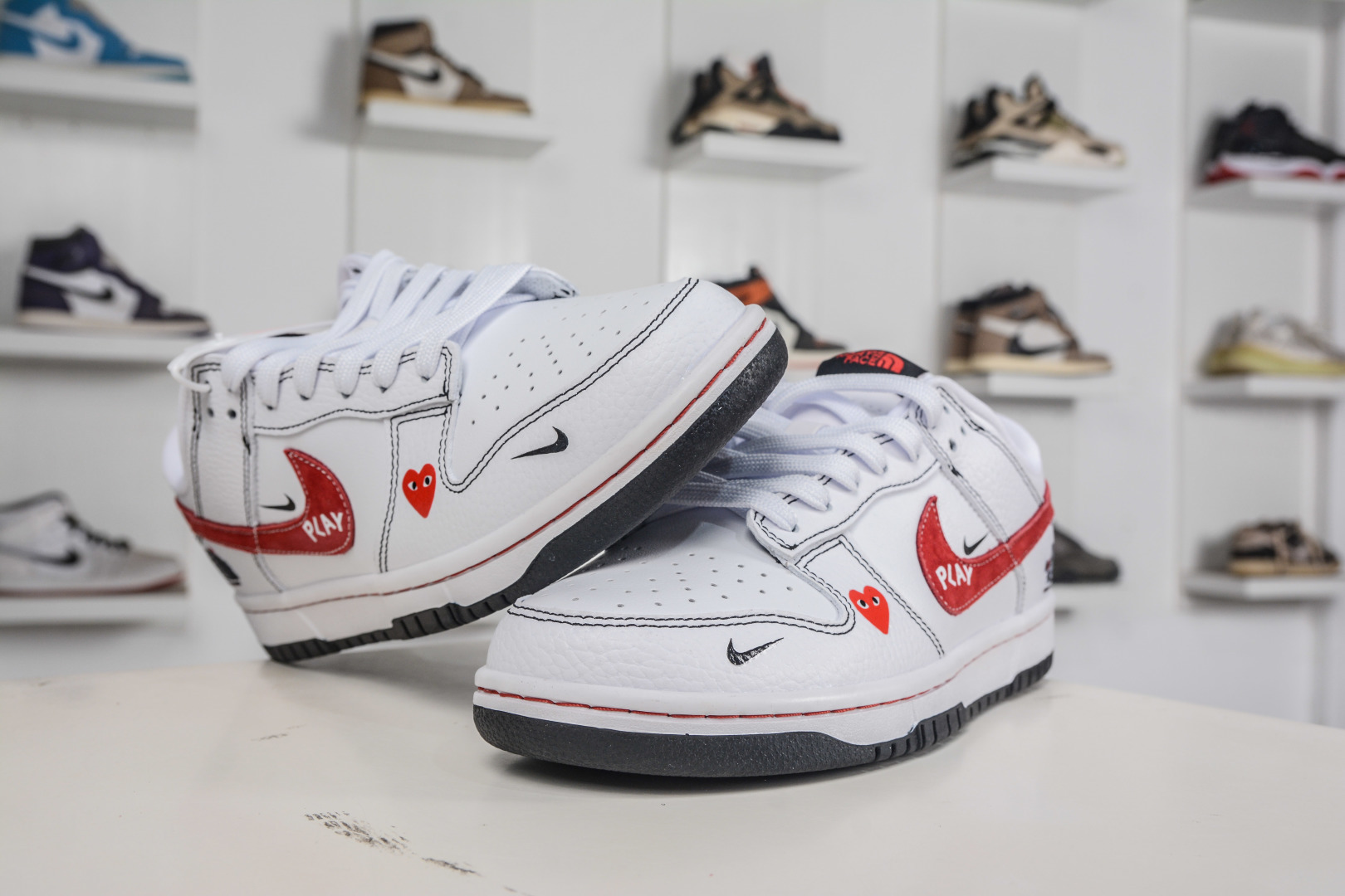 270 Nike SB Dunk Low x CDG PLAY x The North Face 川久保玲北面三方联名-白红黑 YF9511-910-Chinese UA Cheap High Quatity Brand Clothes Bags handbags Sneakers wholesale wholesaler seller from China Factory suppliers Fashion Clothing Shoes best Quality Beautiful Price 270 Nike SB Dunk Low x CDG PLAY x The North Face 川久保玲北面三方联名-白红黑 YF9511-910