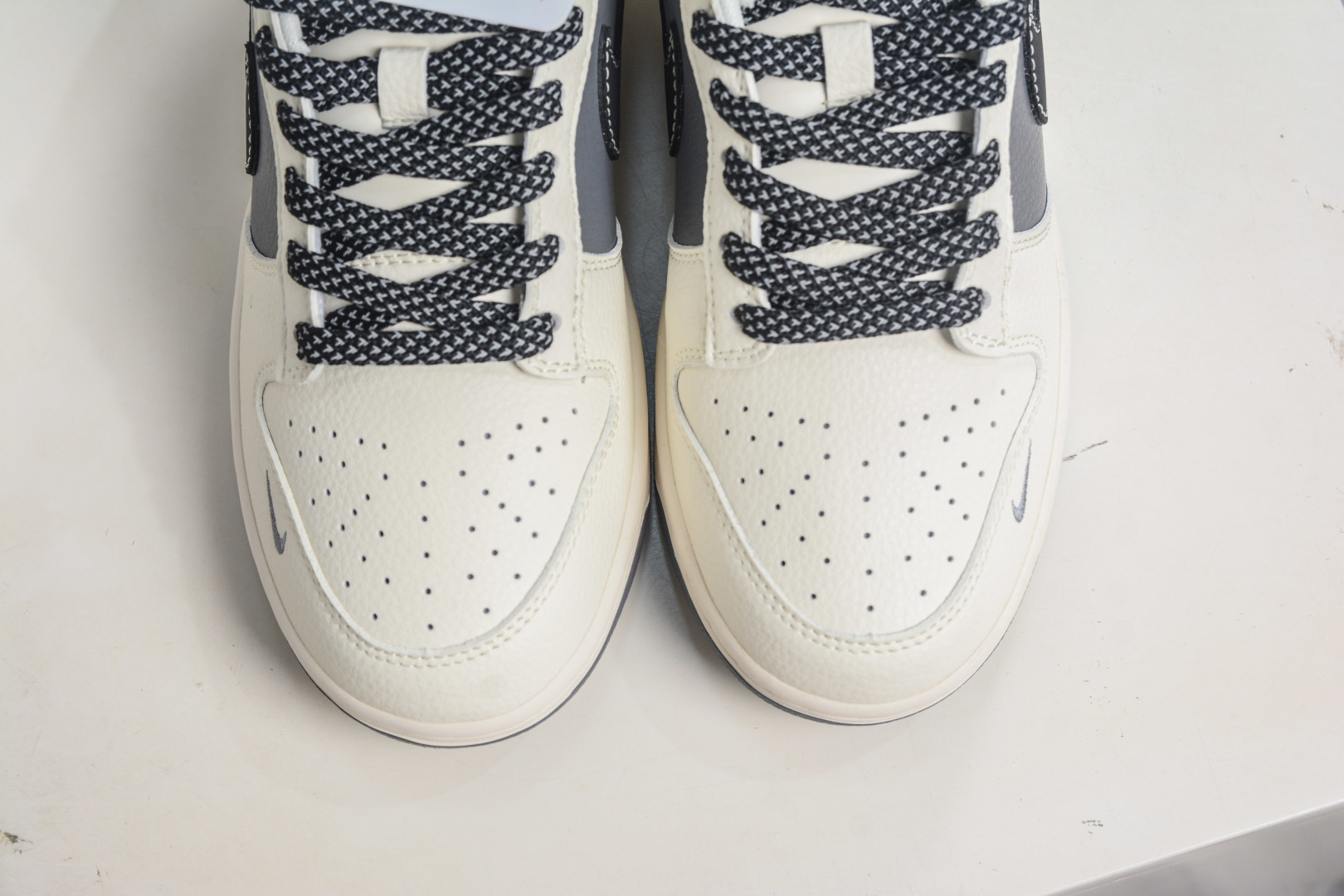 270 Nike SB Dunk Low x Superme SUP联名-米灰黑 JP1628-011-Chinese UA Cheap High Quatity Brand Clothes Bags handbags Sneakers wholesale wholesaler seller from China Factory suppliers Fashion Clothing Shoes best Quality Beautiful Price 270 Nike SB Dunk Low x Superme SUP联名-米灰黑 JP1628-011