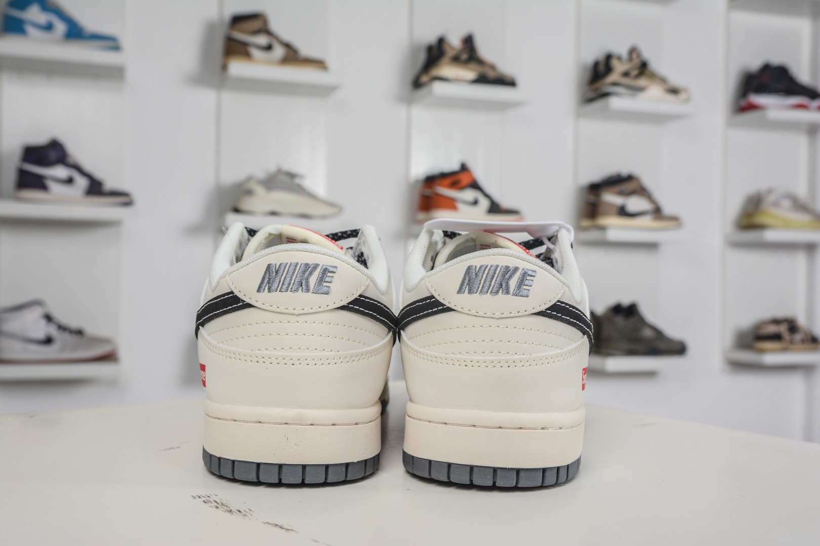 270 Nike SB Dunk Low x Superme SUP联名-米灰黑 JP1628-011-Chinese UA Cheap High Quatity Brand Clothes Bags handbags Sneakers wholesale wholesaler seller from China Factory suppliers Fashion Clothing Shoes best Quality Beautiful Price 270 Nike SB Dunk Low x Superme SUP联名-米灰黑 JP1628-011