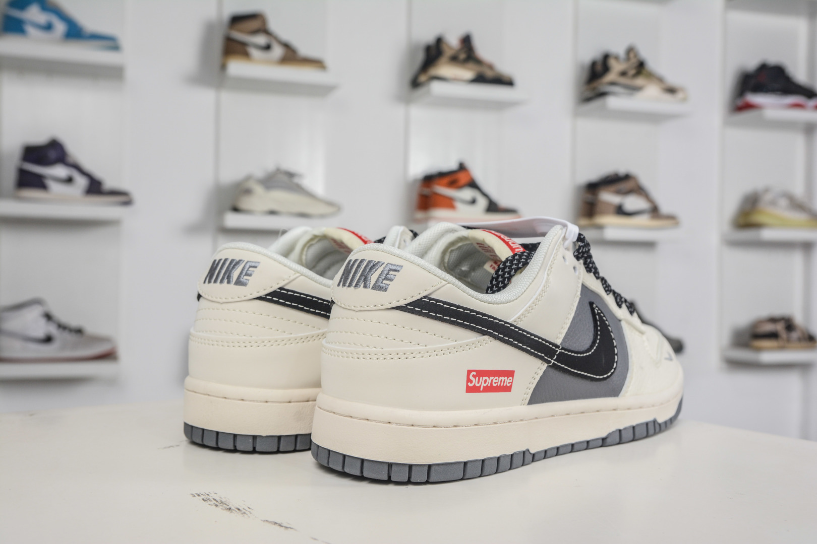 270 Nike SB Dunk Low x Superme SUP联名-米灰黑 JP1628-011-Chinese UA Cheap High Quatity Brand Clothes Bags handbags Sneakers wholesale wholesaler seller from China Factory suppliers Fashion Clothing Shoes best Quality Beautiful Price 270 Nike SB Dunk Low x Superme SUP联名-米灰黑 JP1628-011
