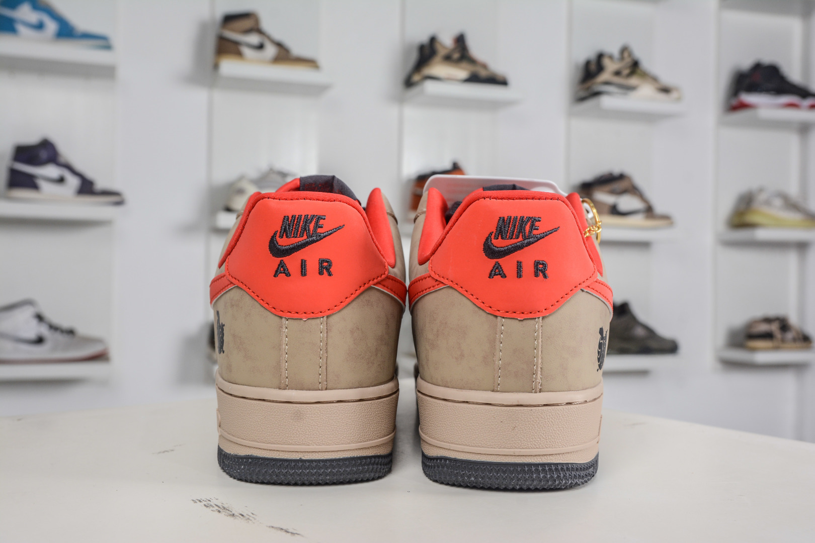 Nike Air Force 1 '07 Low 马年限定 摩卡棕红 KD1688-002-Top High Quatity Cheap Sneakers Fashion Clothing Clothes Bags handbags Shoes of all Brand wholesale With The best Quality And Beautiful Price from China Factory Chinese suppliers wholesaler seller Nike Air Force 1 '07 Low 马年限定 摩卡棕红 KD1688-002