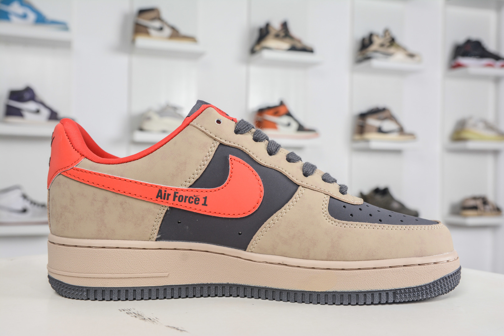 Nike Air Force 1 '07 Low 马年限定 摩卡棕红 KD1688-002-Top High Quatity Cheap Sneakers Fashion Clothing Clothes Bags handbags Shoes of all Brand wholesale With The best Quality And Beautiful Price from China Factory Chinese suppliers wholesaler seller Nike Air Force 1 '07 Low 马年限定 摩卡棕红 KD1688-002