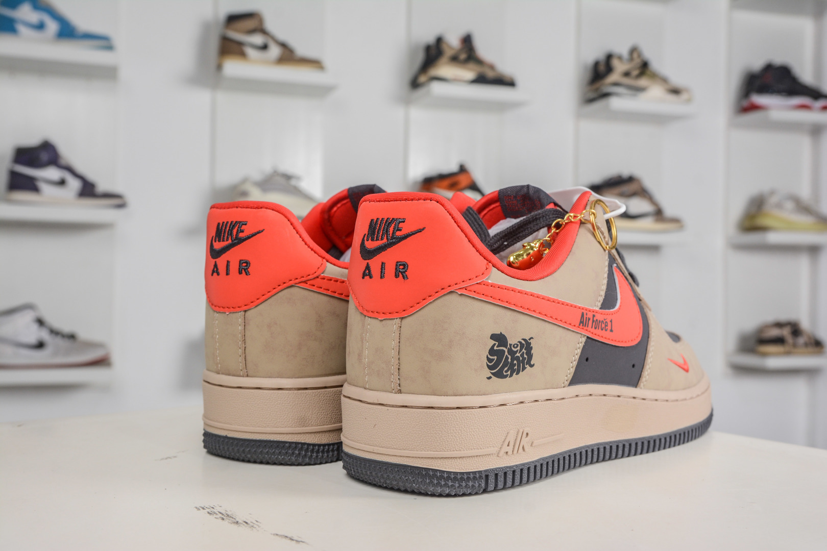 Nike Air Force 1 '07 Low 马年限定 摩卡棕红 KD1688-002-Top High Quatity Cheap Sneakers Fashion Clothing Clothes Bags handbags Shoes of all Brand wholesale With The best Quality And Beautiful Price from China Factory Chinese suppliers wholesaler seller Nike Air Force 1 '07 Low 马年限定 摩卡棕红 KD1688-002