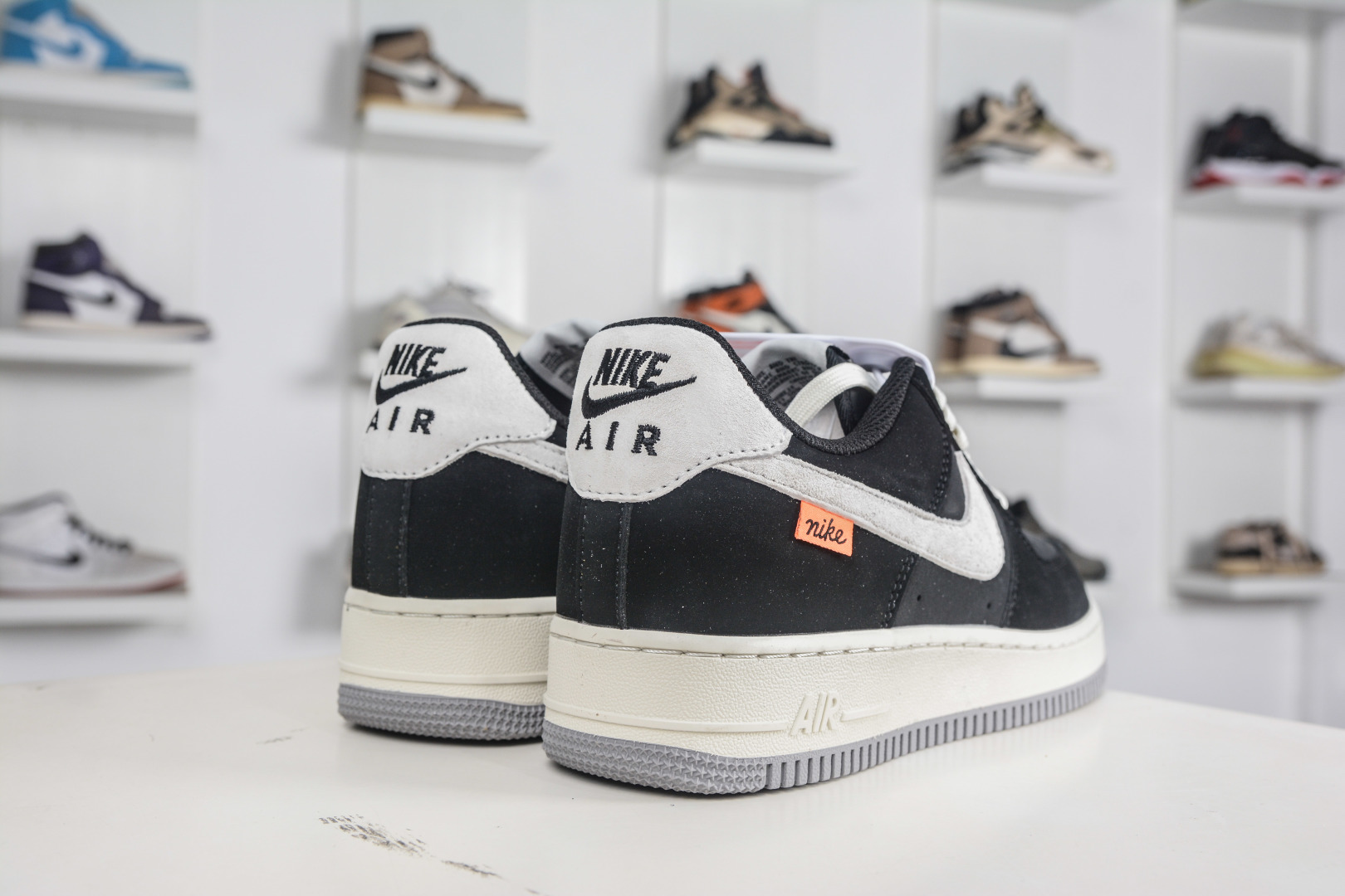 260 NIke Air Force 1 '07 Low 墨黑灰白 FQ3544-001