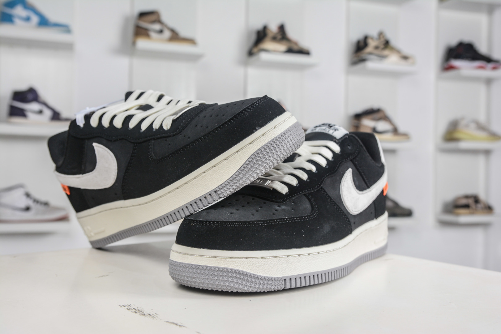 260 NIke Air Force 1 '07 Low 墨黑灰白 FQ3544-001