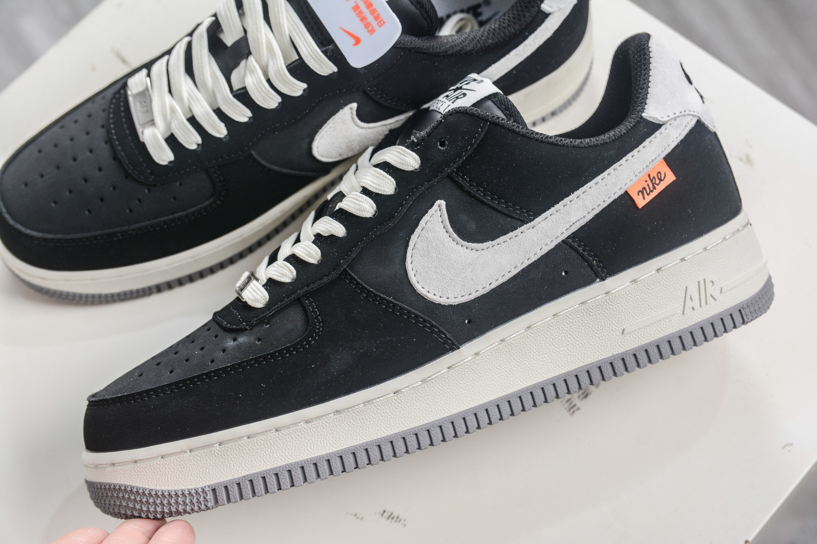 260 NIke Air Force 1 '07 Low 墨黑灰白 FQ3544-001