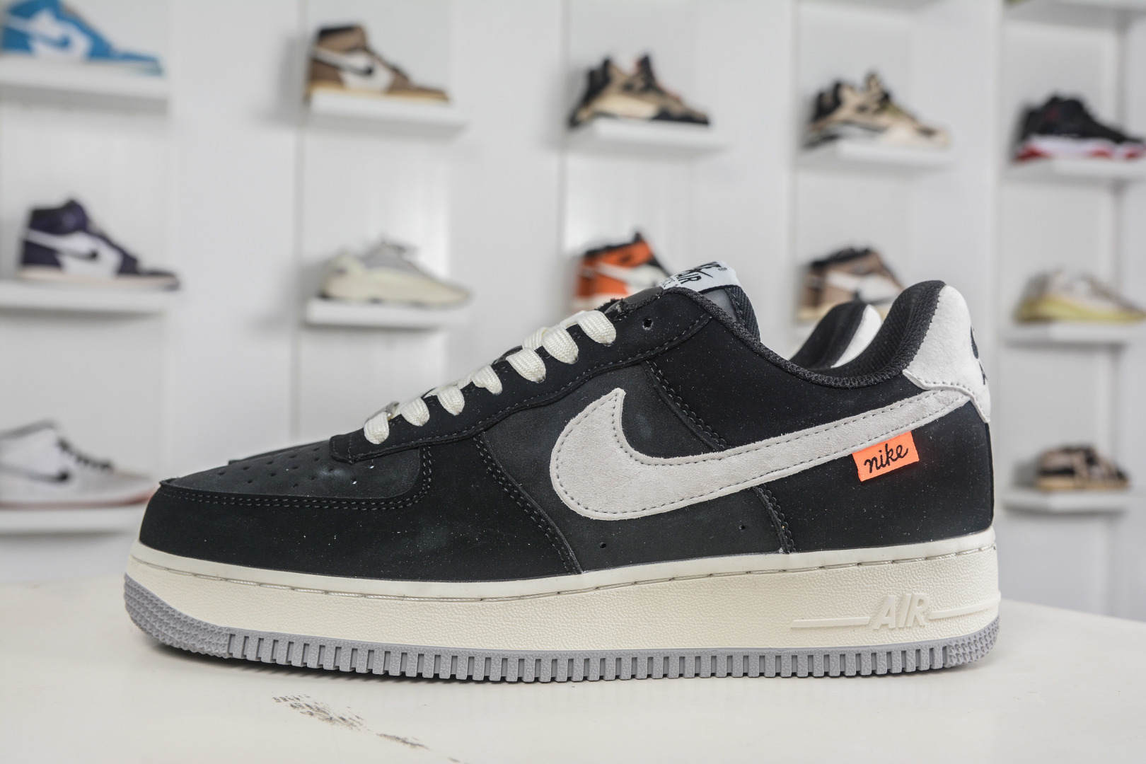 260 NIke Air Force 1 '07 Low 墨黑灰白 FQ3544-001
