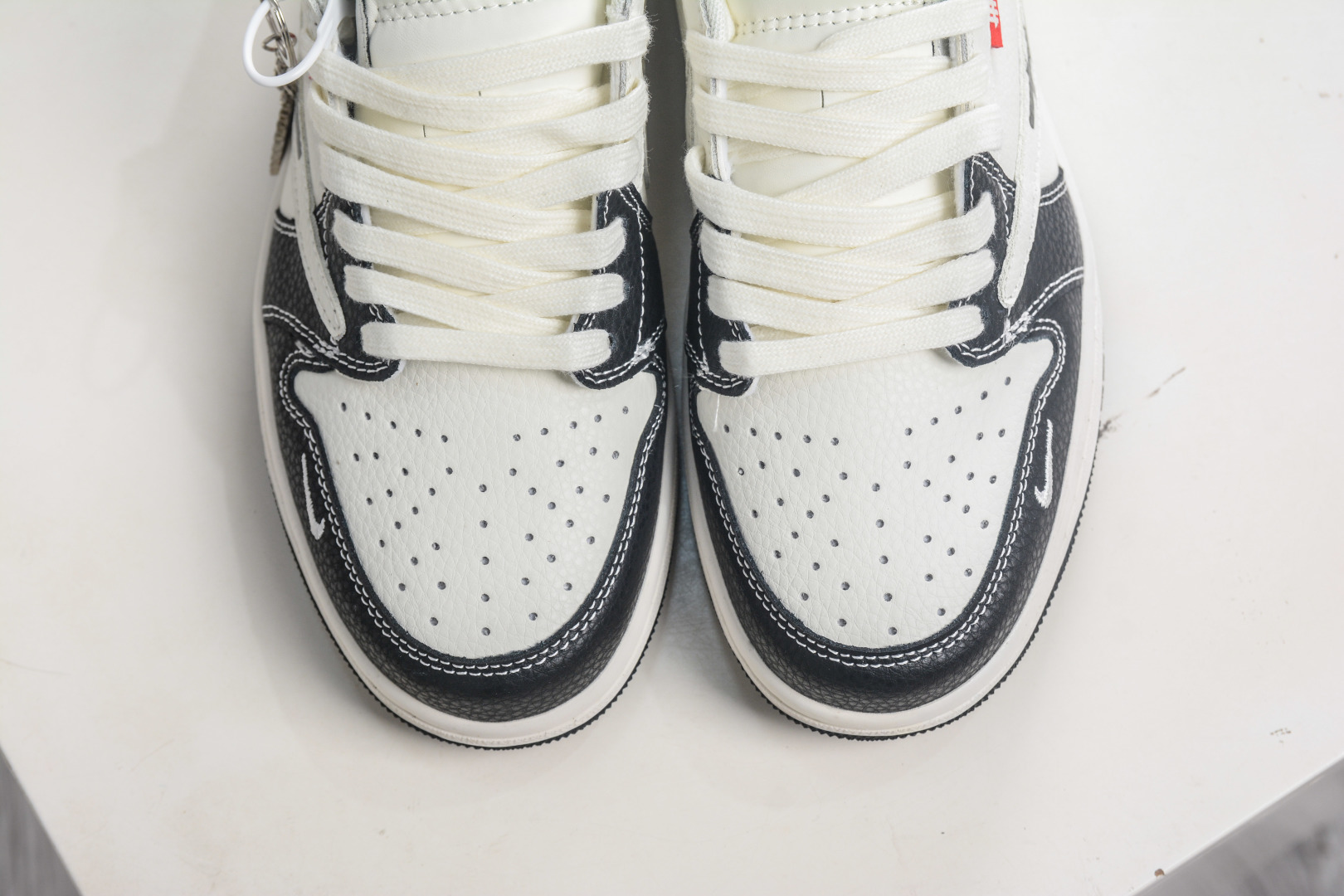 270 TS x Air Jordan AJ1 Low x UNDEFEATED UND联名-米黑灰拼接 倒钩低帮联名定制配色 JW1188-169-Chinese UA Cheap High Quatity Brand Clothes Bags handbags Sneakers wholesale wholesaler seller from China Factory suppliers Fashion Clothing Shoes best Quality Beautiful Price 270 TS x Air Jordan AJ1 Low x UNDEFEATED UND联名-米黑灰拼接 倒钩低帮联名定制配色 JW1188-169