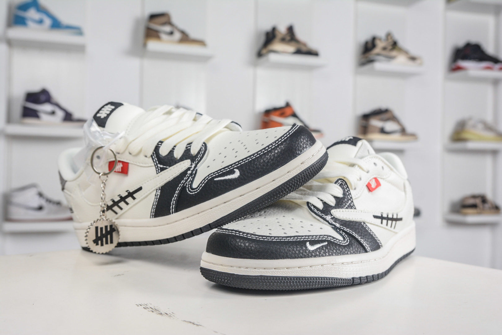 270 TS x Air Jordan AJ1 Low x UNDEFEATED UND联名-米黑灰拼接 倒钩低帮联名定制配色 JW1188-169-Chinese UA Cheap High Quatity Brand Clothes Bags handbags Sneakers wholesale wholesaler seller from China Factory suppliers Fashion Clothing Shoes best Quality Beautiful Price 270 TS x Air Jordan AJ1 Low x UNDEFEATED UND联名-米黑灰拼接 倒钩低帮联名定制配色 JW1188-169
