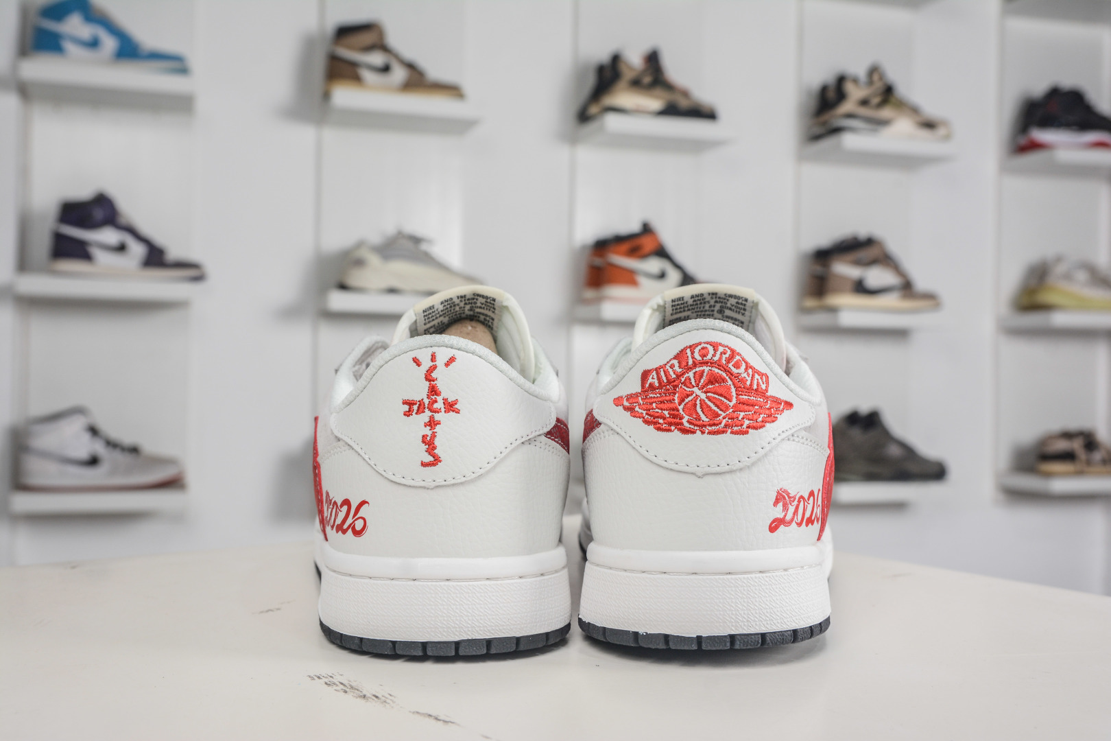 270 TS x Air Jordan x GUCCI AJ1 Low 倒钩低帮联名古驰马年限定-米红 DZ5899-044