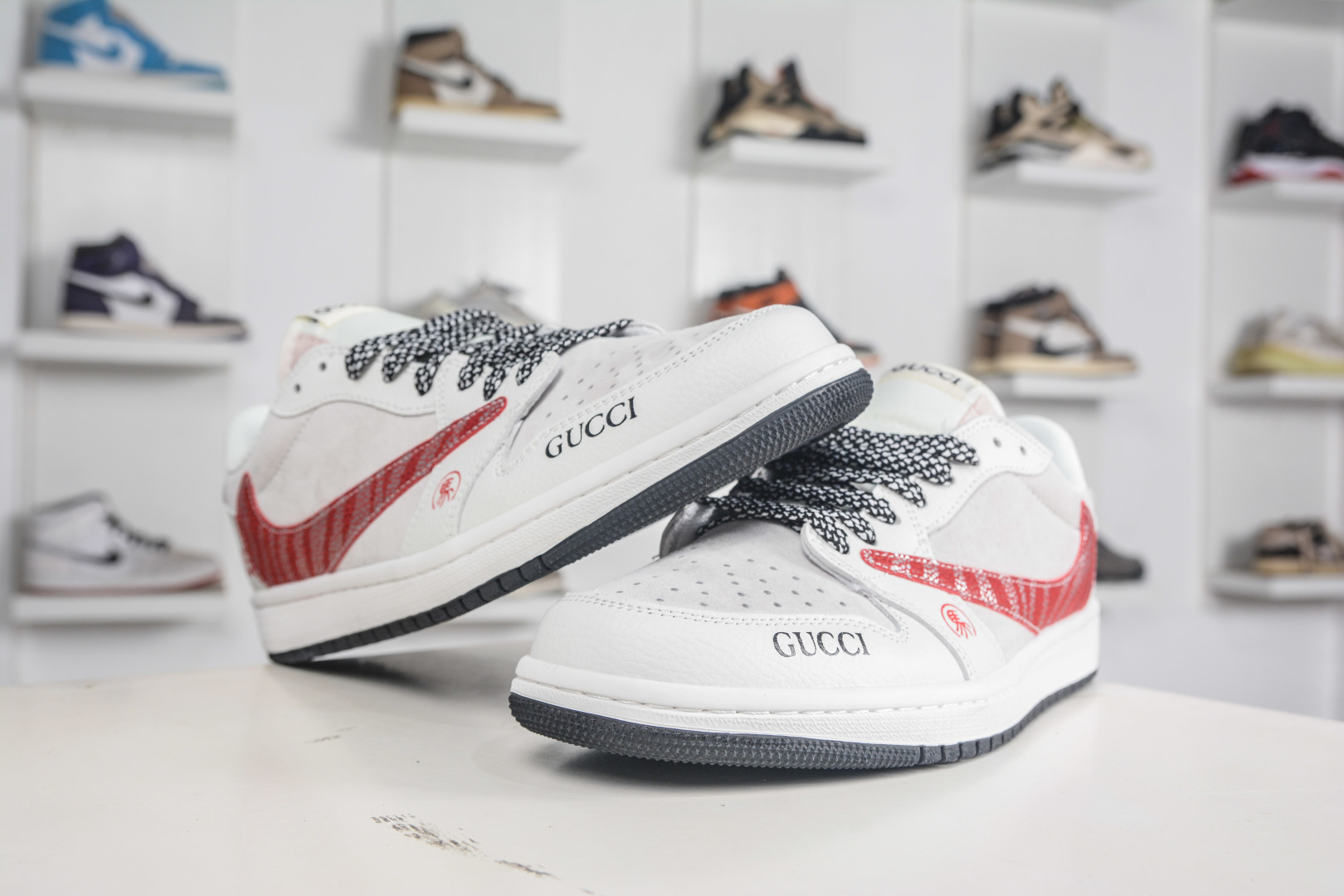 270 TS x Air Jordan x GUCCI AJ1 Low 倒钩低帮联名古驰马年限定-米红 DZ5899-044