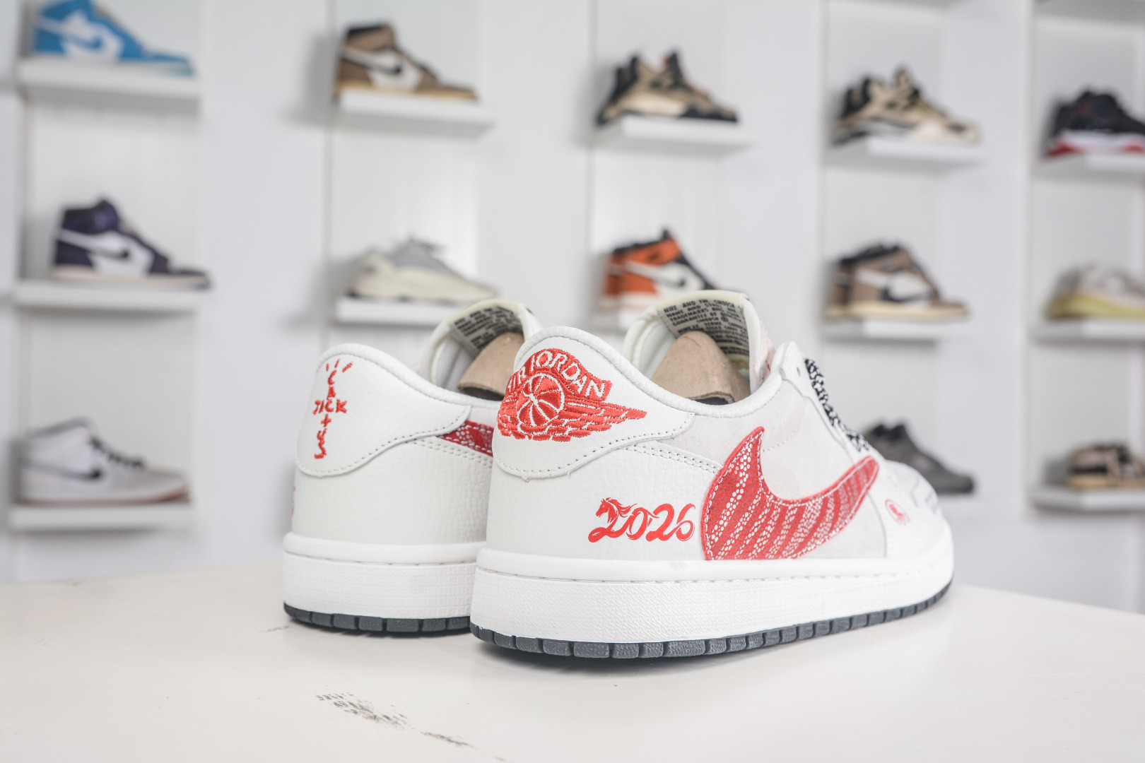 270 TS x Air Jordan x GUCCI AJ1 Low 倒钩低帮联名古驰马年限定-米红 DZ5899-044