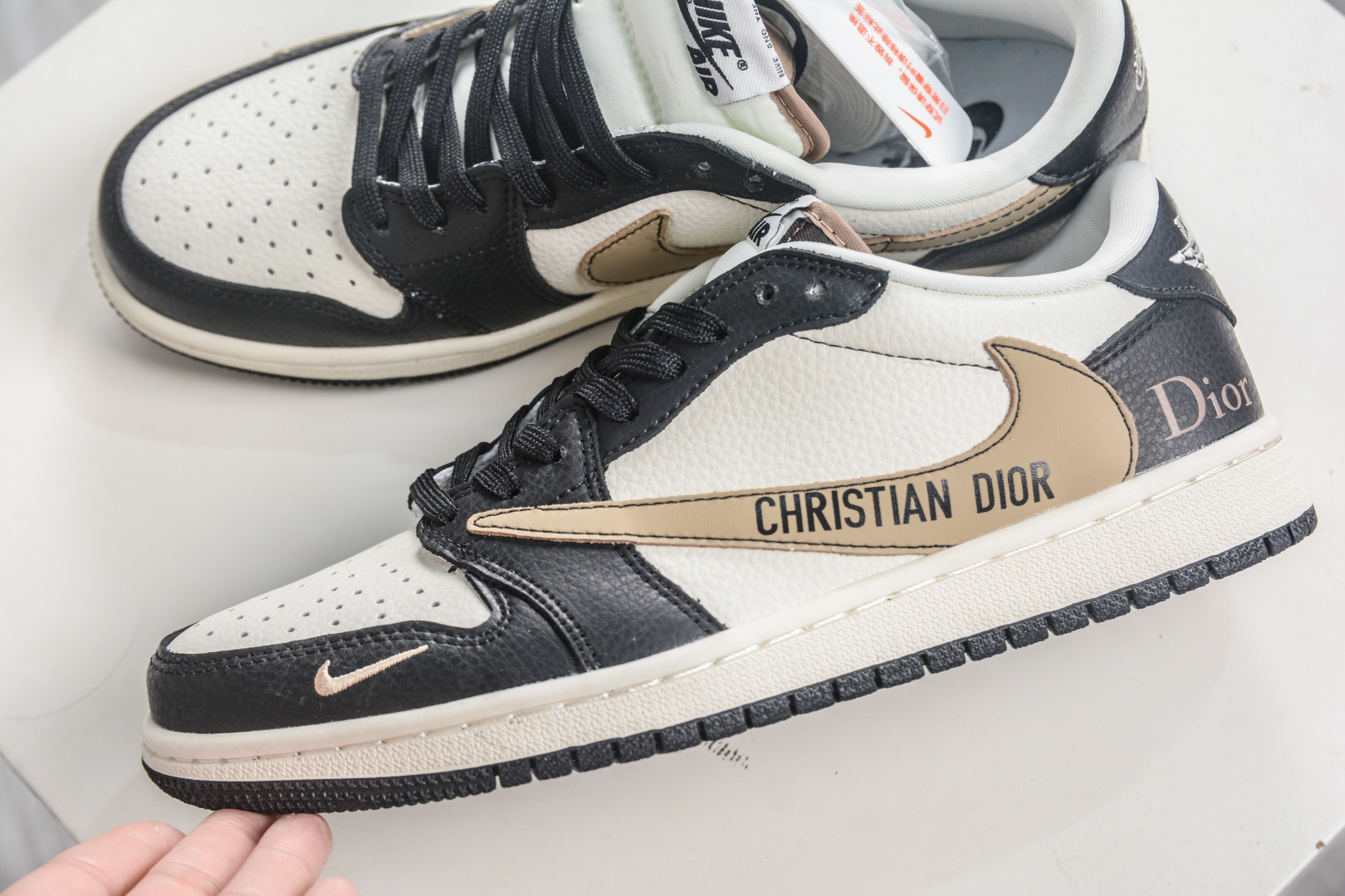 270 TS x Air Jordan x DIOR AJ1 Low 倒钩低帮迪奥联名-米黑卡其棕 DD7866-100-Chinese UA Cheap High Quatity Brand Clothes Bags handbags Sneakers wholesale wholesaler seller from China Factory suppliers Fashion Clothing Shoes best Quality Beautiful Price 270 TS x Air Jordan x DIOR AJ1 Low 倒钩低帮迪奥联名-米黑卡其棕 DD7866-100