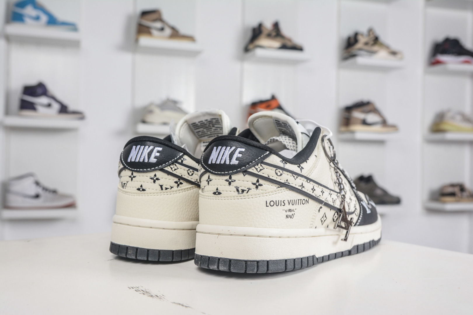 270 Nike SB Dunk Low x Louis Vuitton LV联名-米黑印花 MN1688-101-Chinese UA Cheap High Quatity Brand Clothes Bags handbags Sneakers wholesale wholesaler seller from China Factory suppliers Fashion Clothing Shoes best Quality Beautiful Price 270 Nike SB Dunk Low x Louis Vuitton LV联名-米黑印花 MN1688-101