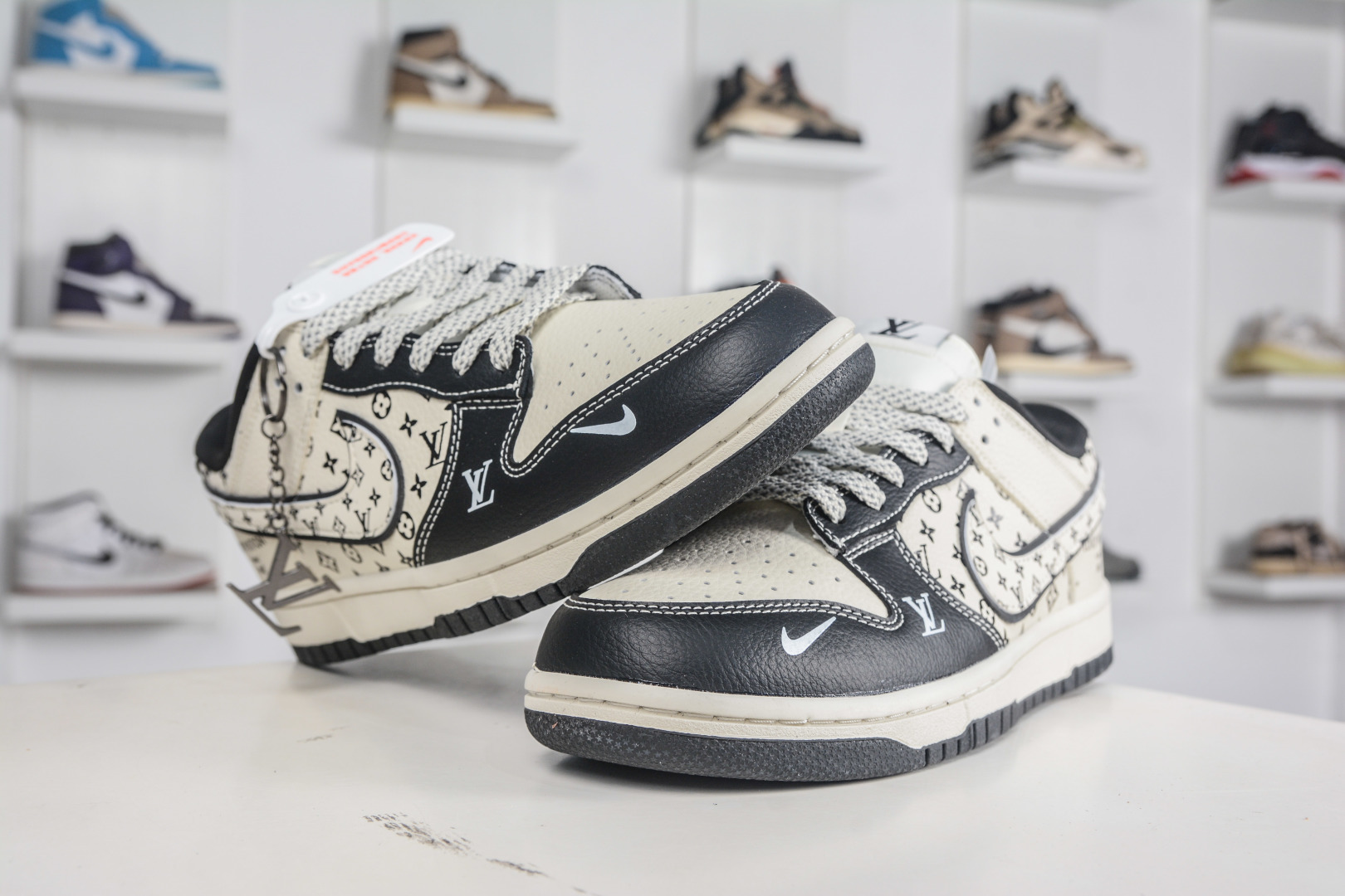 270 Nike SB Dunk Low x Louis Vuitton LV联名-米黑印花 MN1688-101-Chinese UA Cheap High Quatity Brand Clothes Bags handbags Sneakers wholesale wholesaler seller from China Factory suppliers Fashion Clothing Shoes best Quality Beautiful Price 270 Nike SB Dunk Low x Louis Vuitton LV联名-米黑印花 MN1688-101