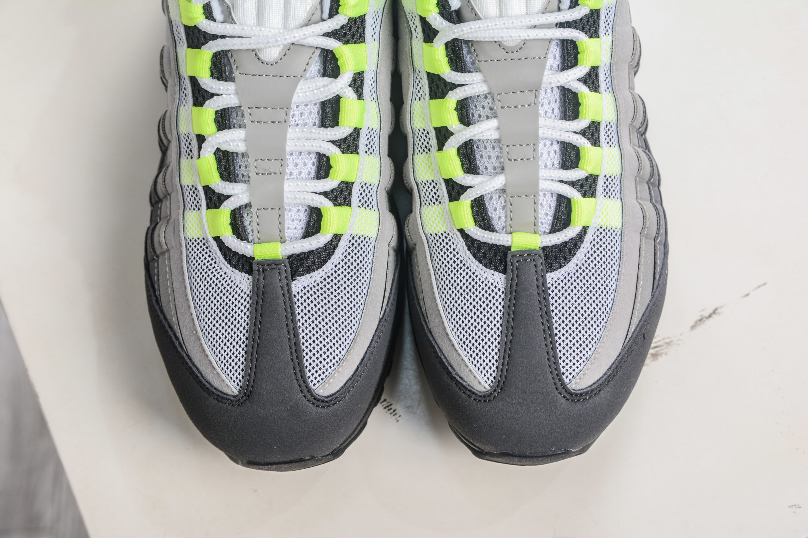 330 SF版NK Air Max 95 复古减震气垫跑鞋 复刻灰绿 HM4740-001-Chinese UA Cheap High Quatity Brand Clothes Bags handbags Sneakers wholesale wholesaler seller from China Factory suppliers Fashion Clothing Shoes best Quality Beautiful Price 330 SF版NK Air Max 95 复古减震气垫跑鞋 复刻灰绿 HM4740-001