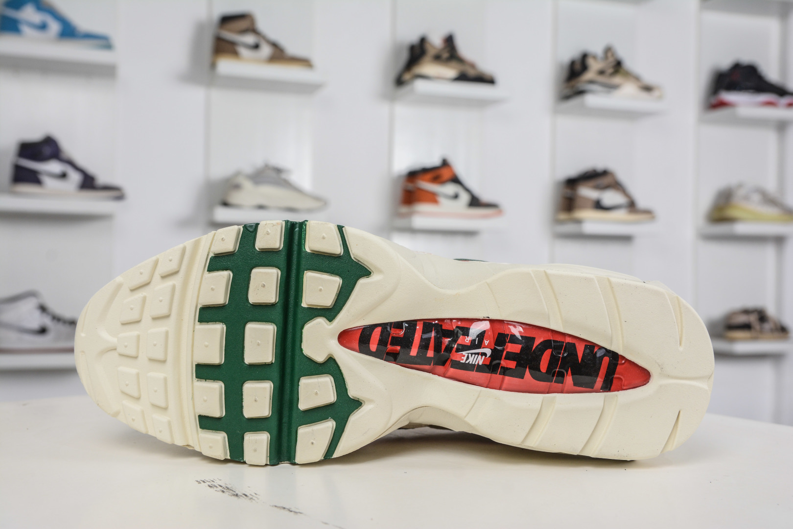 380 UNDEFEATED x NK Air Max 95 Big Bubble 舒适贴合跑步鞋 联名米白 IB4453-100