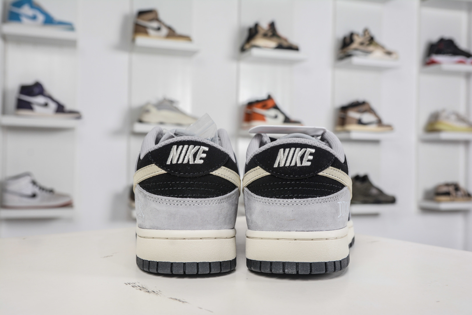270 Nike SB Dunk Low x DIOR 迪奥联名-米灰黑 DN3168-021-Chinese UA Cheap High Quatity Brand Clothes Bags handbags Sneakers wholesale wholesaler seller from China Factory suppliers Fashion Clothing Shoes best Quality Beautiful Price 270 Nike SB Dunk Low x DIOR 迪奥联名-米灰黑 DN3168-021