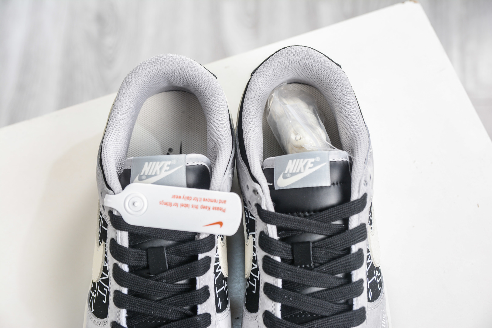 270 Nike SB Dunk Low x DIOR 迪奥联名-米灰黑 DN3168-021-Chinese UA Cheap High Quatity Brand Clothes Bags handbags Sneakers wholesale wholesaler seller from China Factory suppliers Fashion Clothing Shoes best Quality Beautiful Price 270 Nike SB Dunk Low x DIOR 迪奥联名-米灰黑 DN3168-021