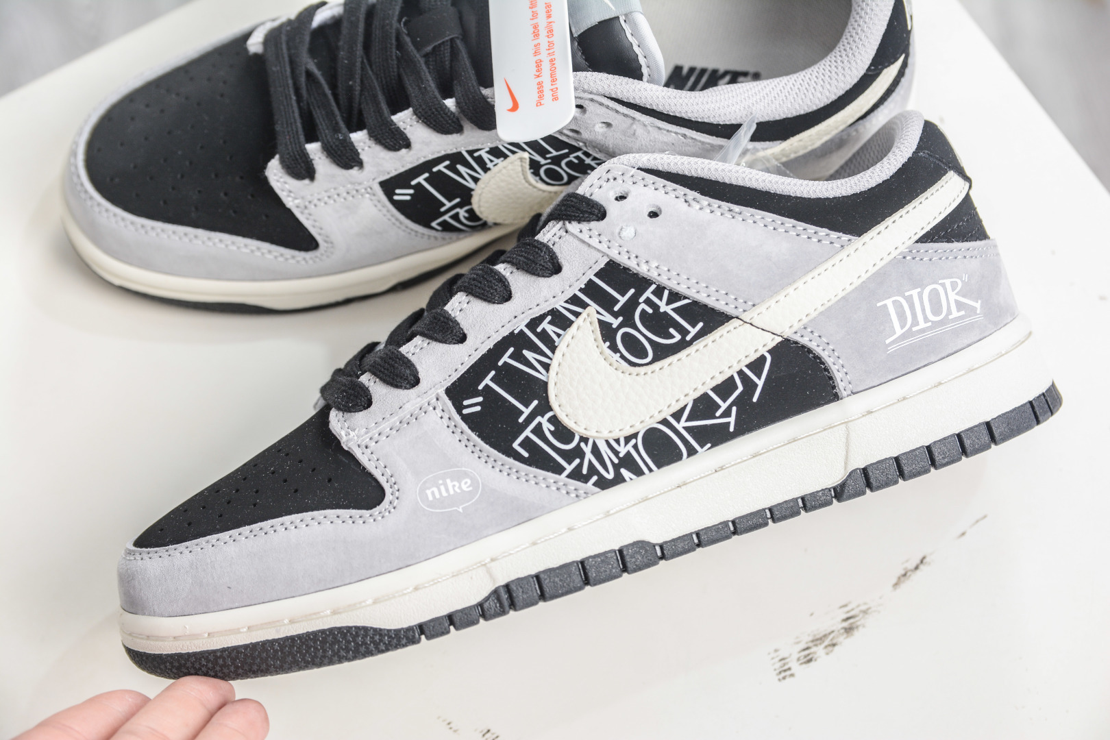 270 Nike SB Dunk Low x DIOR 迪奥联名-米灰黑 DN3168-021-Chinese UA Cheap High Quatity Brand Clothes Bags handbags Sneakers wholesale wholesaler seller from China Factory suppliers Fashion Clothing Shoes best Quality Beautiful Price 270 Nike SB Dunk Low x DIOR 迪奥联名-米灰黑 DN3168-021