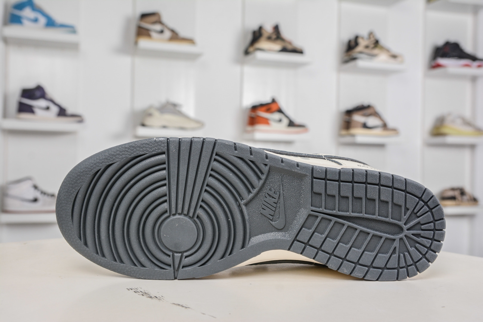 270 Nike SB Dunk Low x Balenciaga 巴黎世家联名-米白灰 XD1588-246-Chinese UA Cheap High Quatity Brand Clothes Bags handbags Sneakers wholesale wholesaler seller from China Factory suppliers Fashion Clothing Shoes best Quality Beautiful Price 270 Nike SB Dunk Low x Balenciaga 巴黎世家联名-米白灰 XD1588-246
