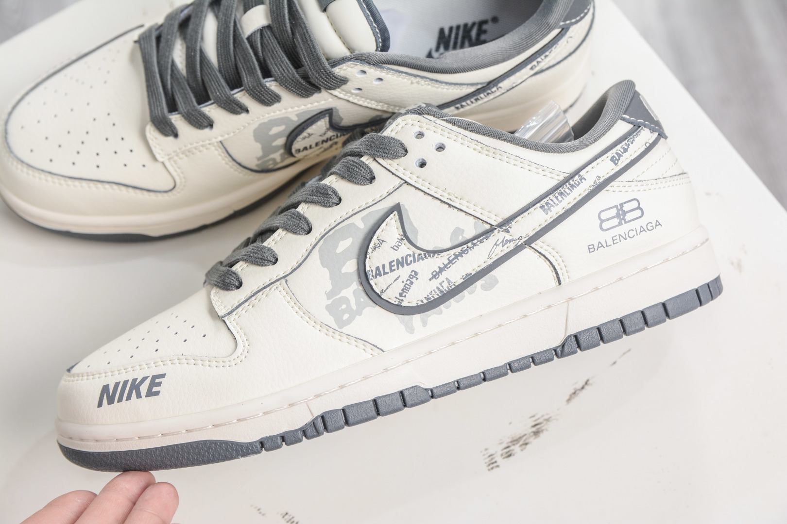270 Nike SB Dunk Low x Balenciaga 巴黎世家联名-米白灰 XD1588-246-Chinese UA Cheap High Quatity Brand Clothes Bags handbags Sneakers wholesale wholesaler seller from China Factory suppliers Fashion Clothing Shoes best Quality Beautiful Price 270 Nike SB Dunk Low x Balenciaga 巴黎世家联名-米白灰 XD1588-246