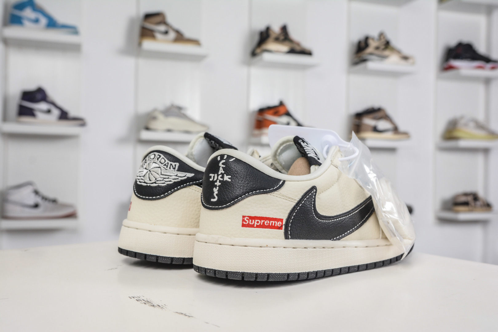 270 The North Face x Supreme x Travis Scott x Air Jordan 1 Low乔丹1代低帮倒钩北面Sup联名-米白黑 LD2028-064-Chinese UA Cheap High Quatity Brand Clothes Bags handbags Sneakers wholesale wholesaler seller from China Factory suppliers Fashion Clothing Shoes best Quality Beautiful Price 270 The North Face x Supreme x Travis Scott x Air Jordan 1 Low乔丹1代低帮倒钩北面Sup联名-米白黑 LD2028-064