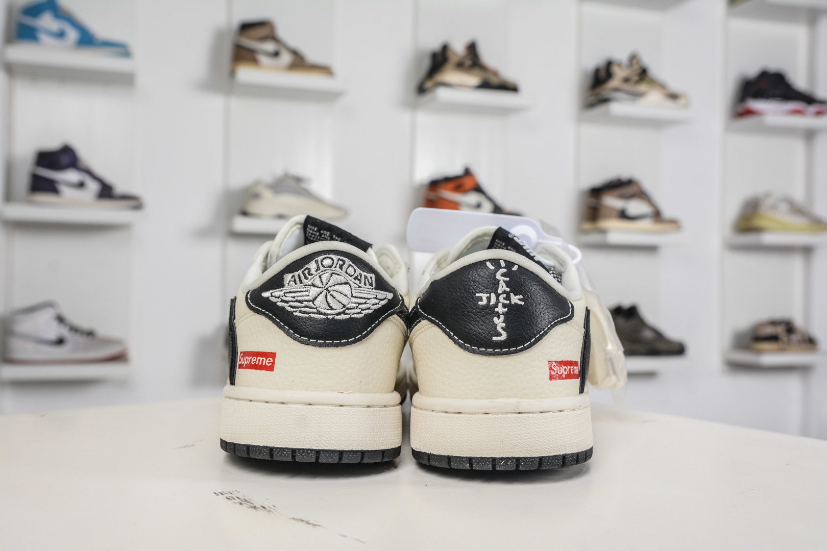 270 The North Face x Supreme x Travis Scott x Air Jordan 1 Low乔丹1代低帮倒钩北面Sup联名-米白黑 LD2028-064-Chinese UA Cheap High Quatity Brand Clothes Bags handbags Sneakers wholesale wholesaler seller from China Factory suppliers Fashion Clothing Shoes best Quality Beautiful Price 270 The North Face x Supreme x Travis Scott x Air Jordan 1 Low乔丹1代低帮倒钩北面Sup联名-米白黑 LD2028-064