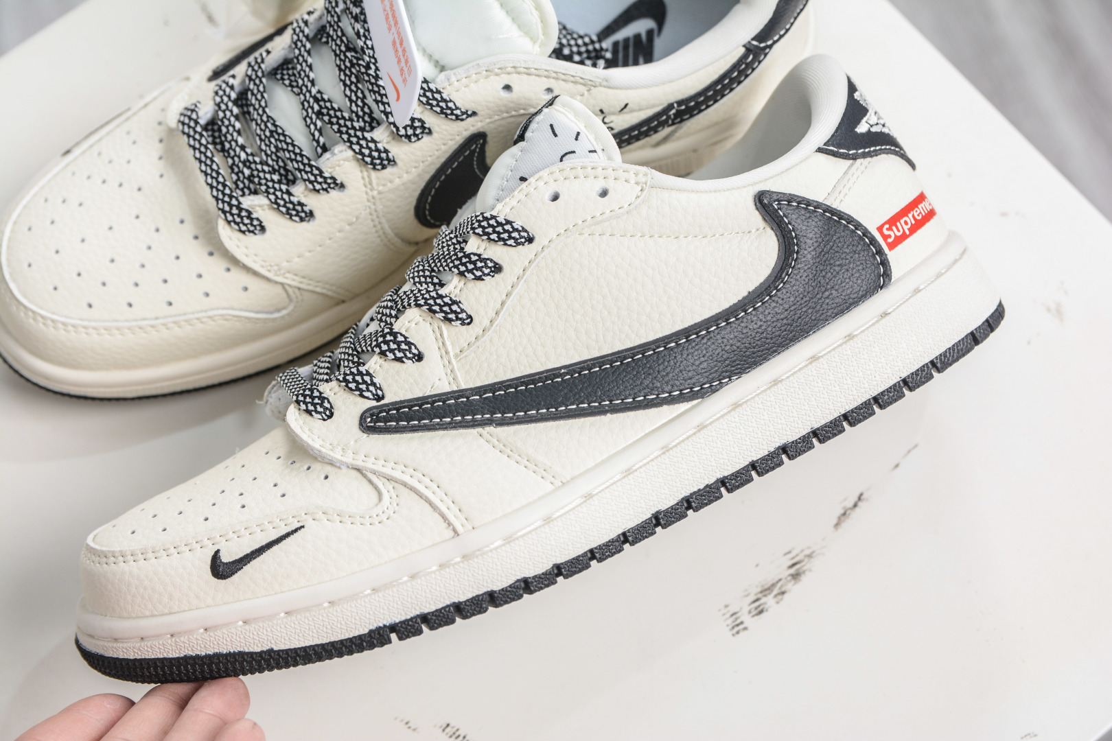 270 The North Face x Supreme x Travis Scott x Air Jordan 1 Low乔丹1代低帮倒钩北面Sup联名-米白黑 LD2028-064-Chinese UA Cheap High Quatity Brand Clothes Bags handbags Sneakers wholesale wholesaler seller from China Factory suppliers Fashion Clothing Shoes best Quality Beautiful Price 270 The North Face x Supreme x Travis Scott x Air Jordan 1 Low乔丹1代低帮倒钩北面Sup联名-米白黑 LD2028-064