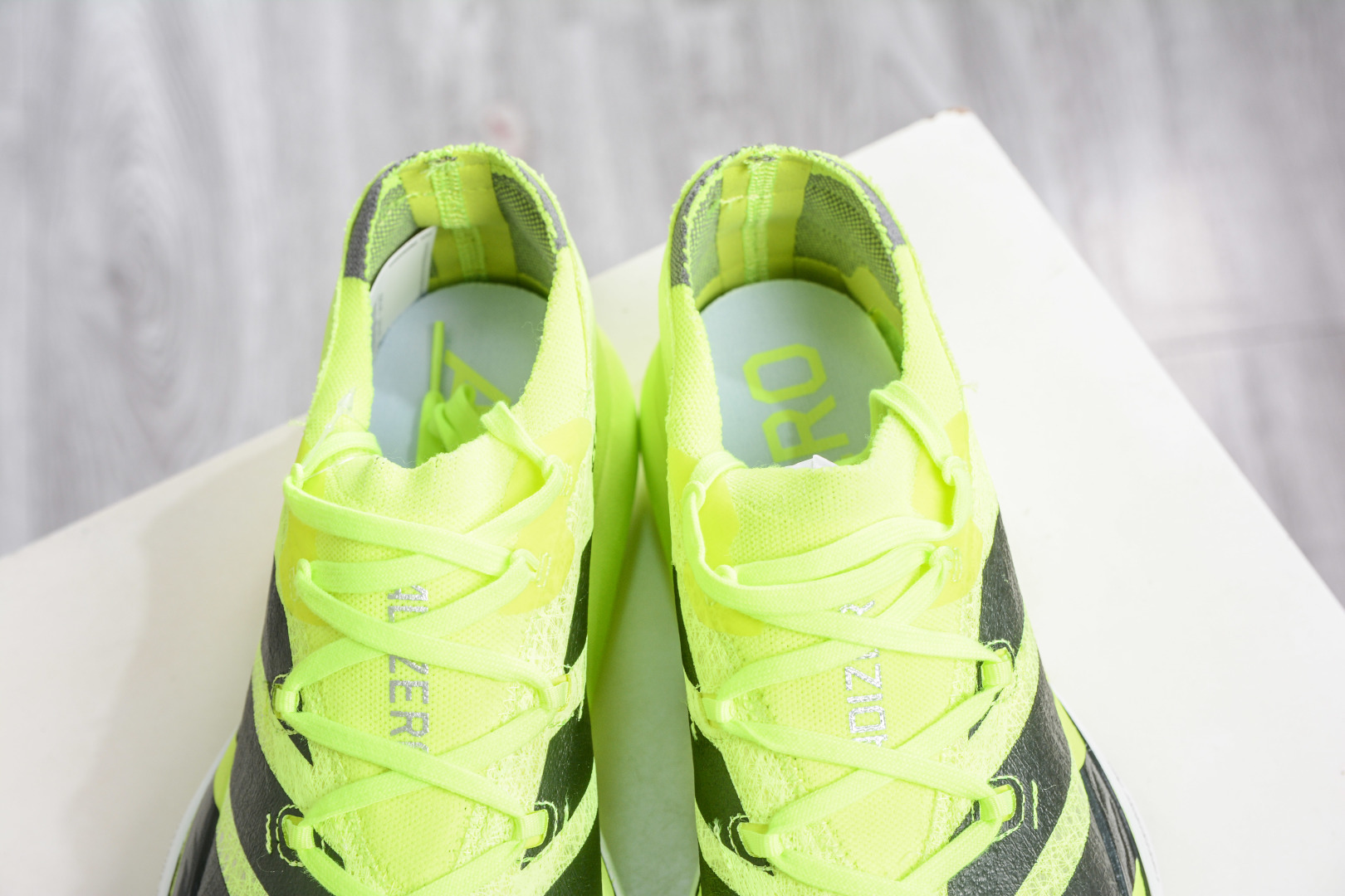 220 Adidas Adizero Prime X3 Strung 舒适防滑耐磨低帮跑步鞋 JI2981