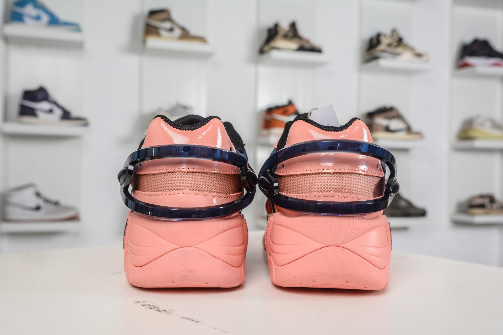 260 RAF SIMONS Cylon-21 ”水泡” 先锋潮流 复古低帮休闲鞋 圆头系带 低帮休闲鞋 HR740010L-330-Chinese UA Cheap High Quatity Brand Clothes Bags handbags Sneakers wholesale wholesaler seller from China Factory suppliers Fashion Clothing Shoes best Quality Beautiful Price 260 RAF SIMONS Cylon-21 ”水泡” 先锋潮流 复古低帮休闲鞋 圆头系带 低帮休闲鞋 HR740010L-330
