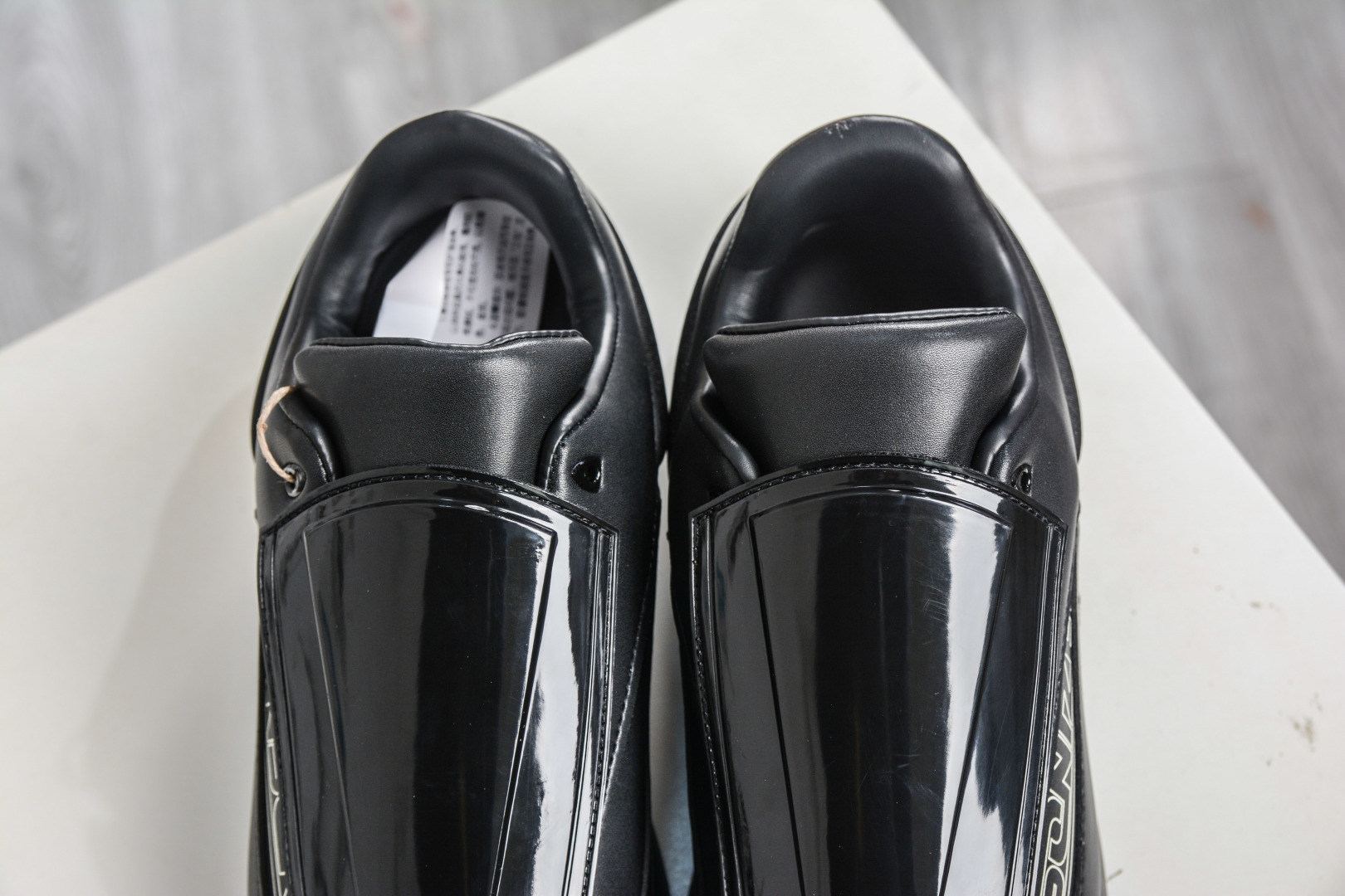 260 RAF SIMONS CYLON-21 潮流运动 圆头系带 低帮休闲鞋采用光滑皮革 HR740012L-293-Chinese UA Cheap High Quatity Brand Clothes Bags handbags Sneakers wholesale wholesaler seller from China Factory suppliers Fashion Clothing Shoes best Quality Beautiful Price 260 RAF SIMONS CYLON-21 潮流运动 圆头系带 低帮休闲鞋采用光滑皮革 HR740012L-293