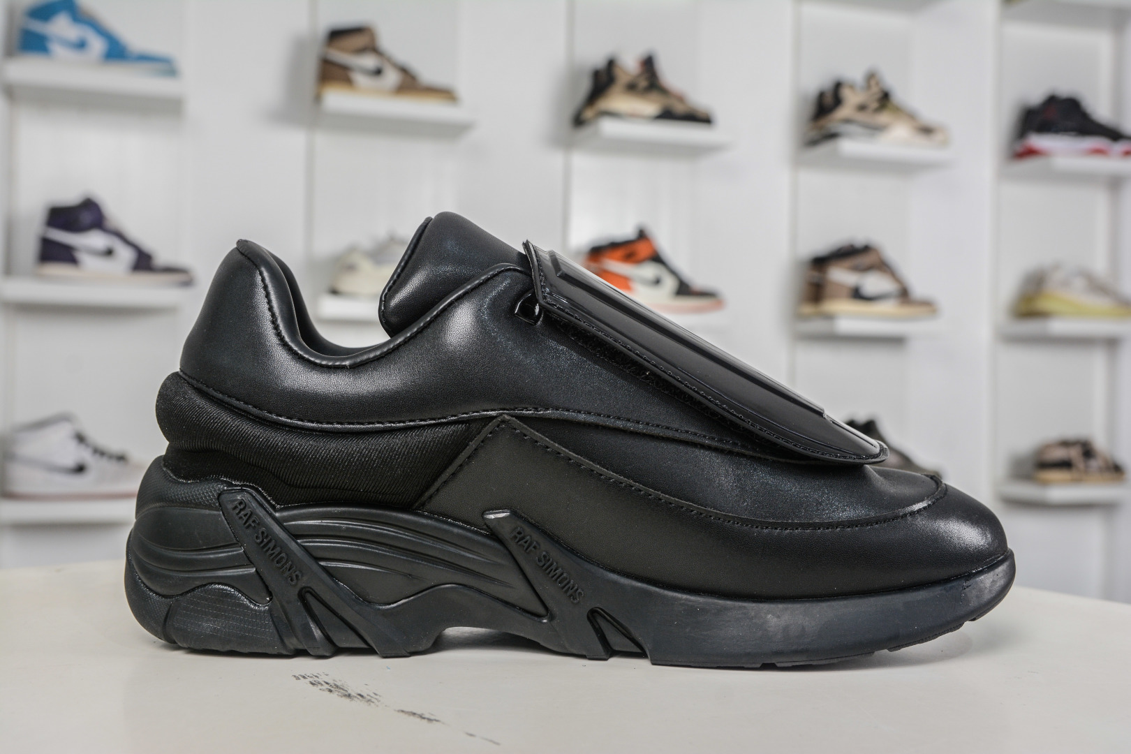 260 RAF SIMONS CYLON-21 潮流运动 圆头系带 低帮休闲鞋采用光滑皮革 HR740012L-293-Chinese UA Cheap High Quatity Brand Clothes Bags handbags Sneakers wholesale wholesaler seller from China Factory suppliers Fashion Clothing Shoes best Quality Beautiful Price 260 RAF SIMONS CYLON-21 潮流运动 圆头系带 低帮休闲鞋采用光滑皮革 HR740012L-293