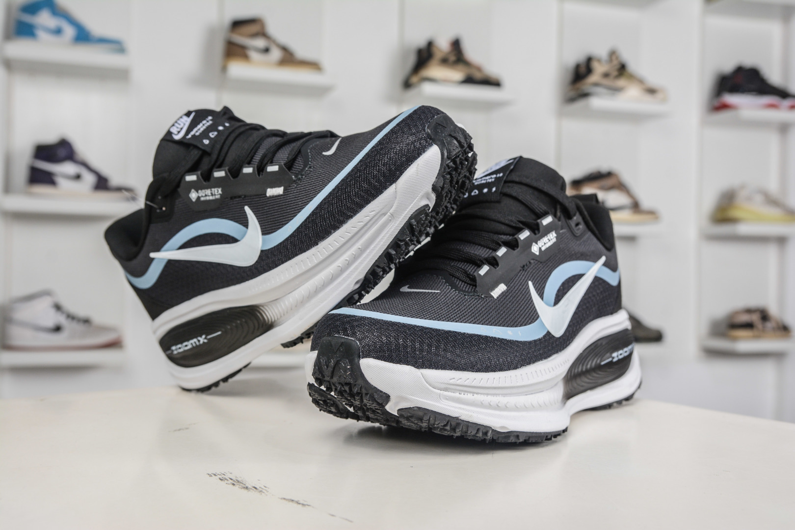 180 Nike Air Zoom Vomero 18 GTX HQ7002-002-Chinese UA Cheap High Quatity Brand Clothes Bags handbags Sneakers wholesale wholesaler seller from China Factory suppliers Fashion Clothing Shoes best Quality Beautiful Price 180 Nike Air Zoom Vomero 18 GTX HQ7002-002
