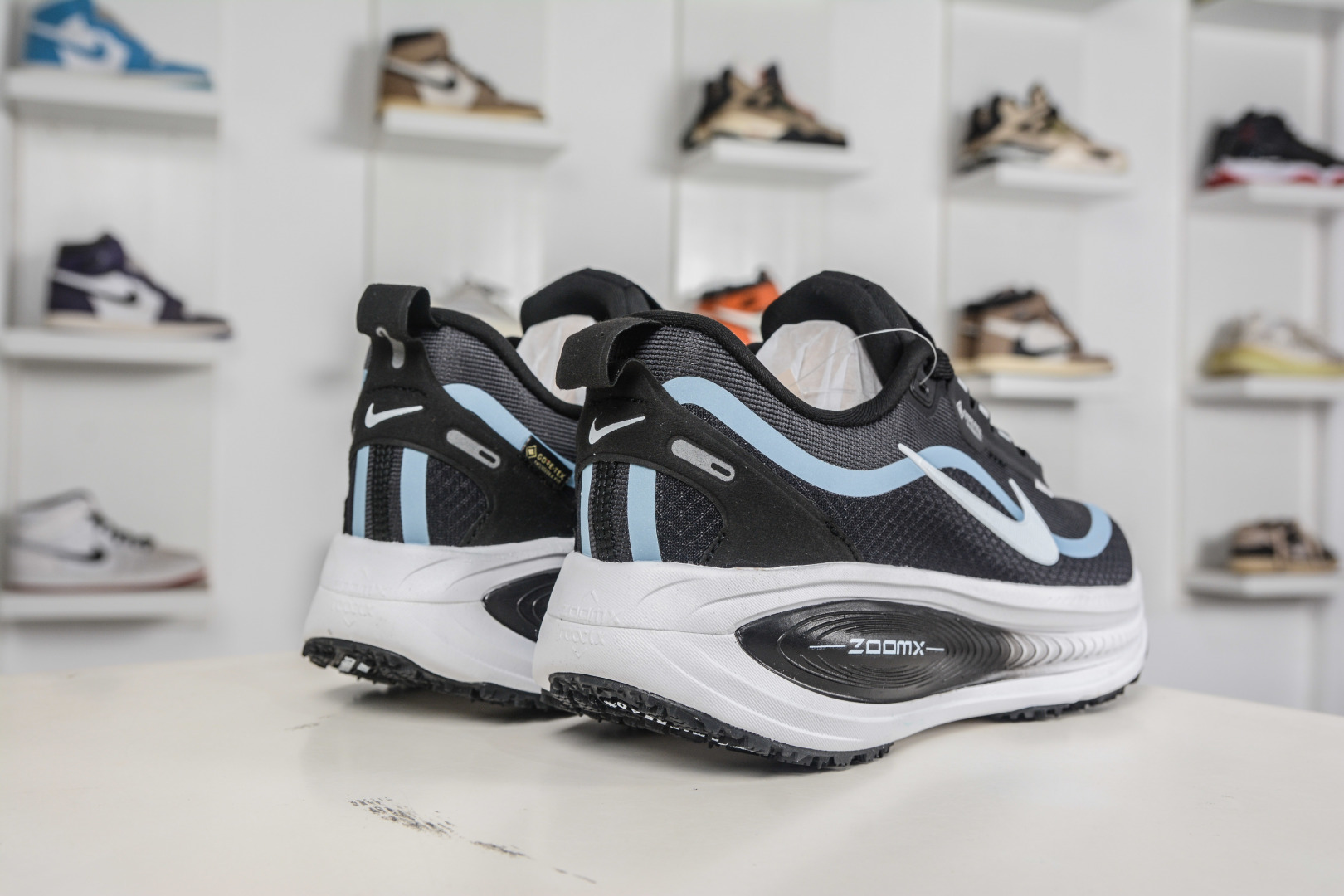 180 Nike Air Zoom Vomero 18 GTX HQ7002-002-Chinese UA Cheap High Quatity Brand Clothes Bags handbags Sneakers wholesale wholesaler seller from China Factory suppliers Fashion Clothing Shoes best Quality Beautiful Price 180 Nike Air Zoom Vomero 18 GTX HQ7002-002