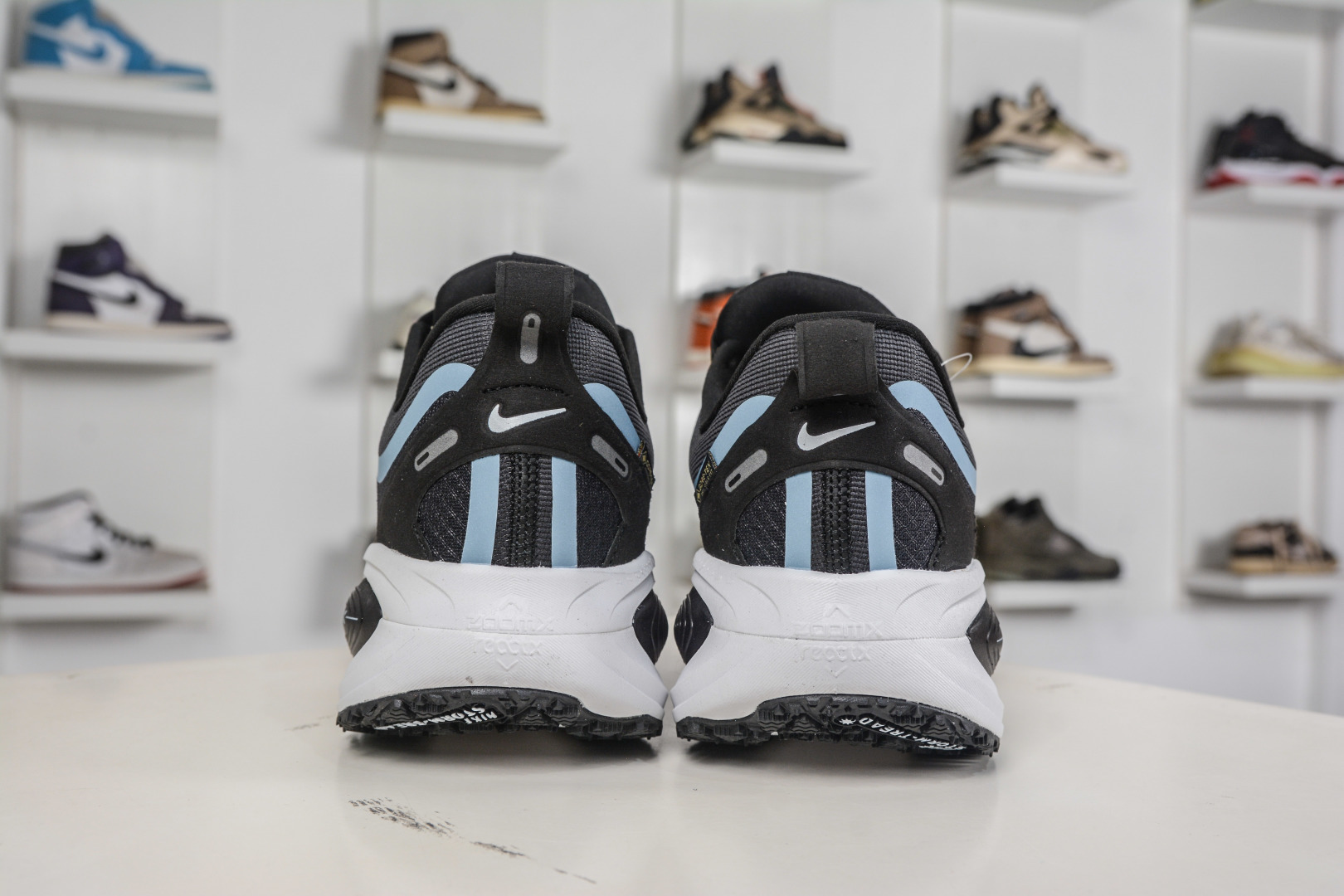 180 Nike Air Zoom Vomero 18 GTX HQ7002-002-Chinese UA Cheap High Quatity Brand Clothes Bags handbags Sneakers wholesale wholesaler seller from China Factory suppliers Fashion Clothing Shoes best Quality Beautiful Price 180 Nike Air Zoom Vomero 18 GTX HQ7002-002